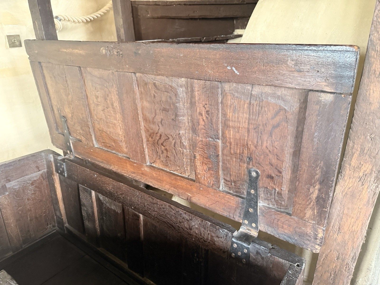 photo vintage English Substancial Heavy Large Antique Oak Panelled Chest Coffer Circa 1600's