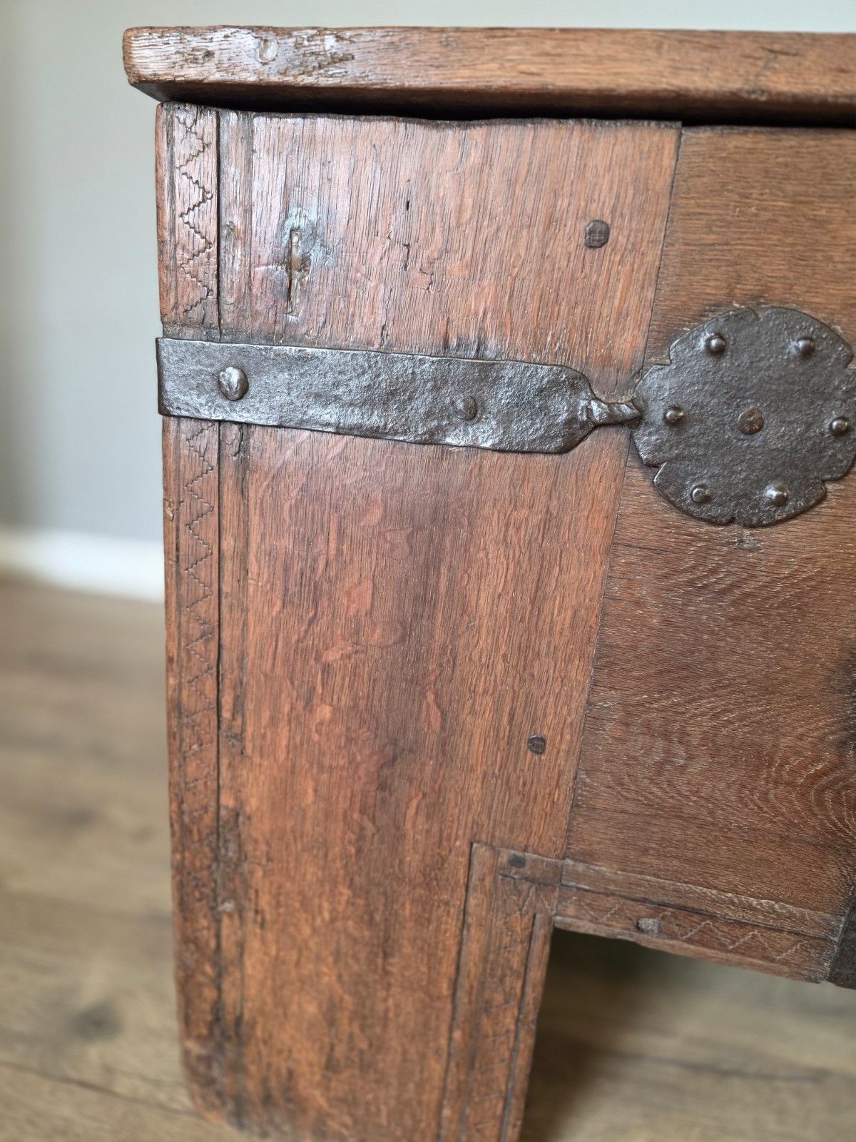 Dated Oak Ironbound Westphalian Coffeur photo buy