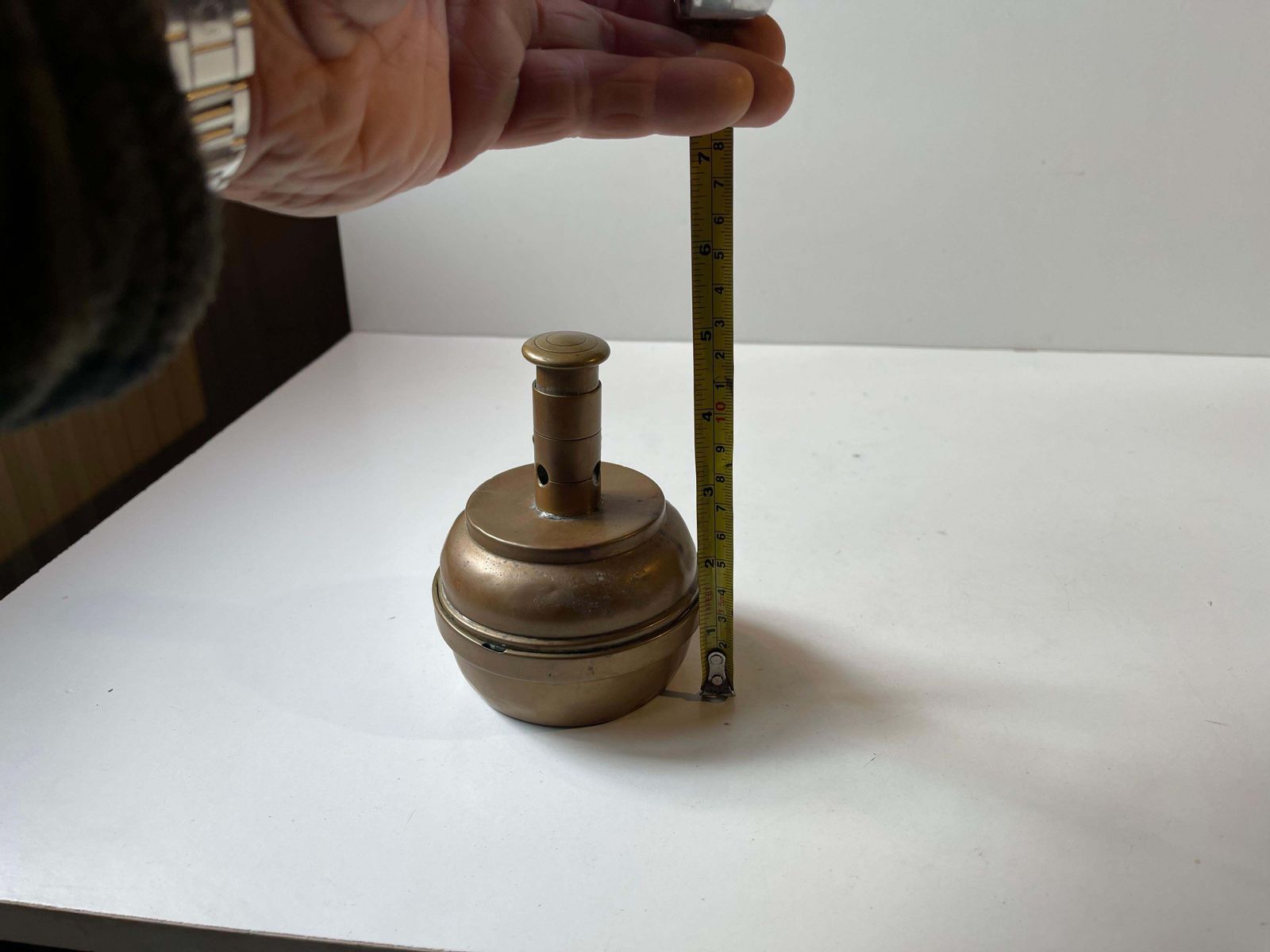 Bauhaus Era Desk Cigar Cutter In Brass, English 1930s photo vinterior