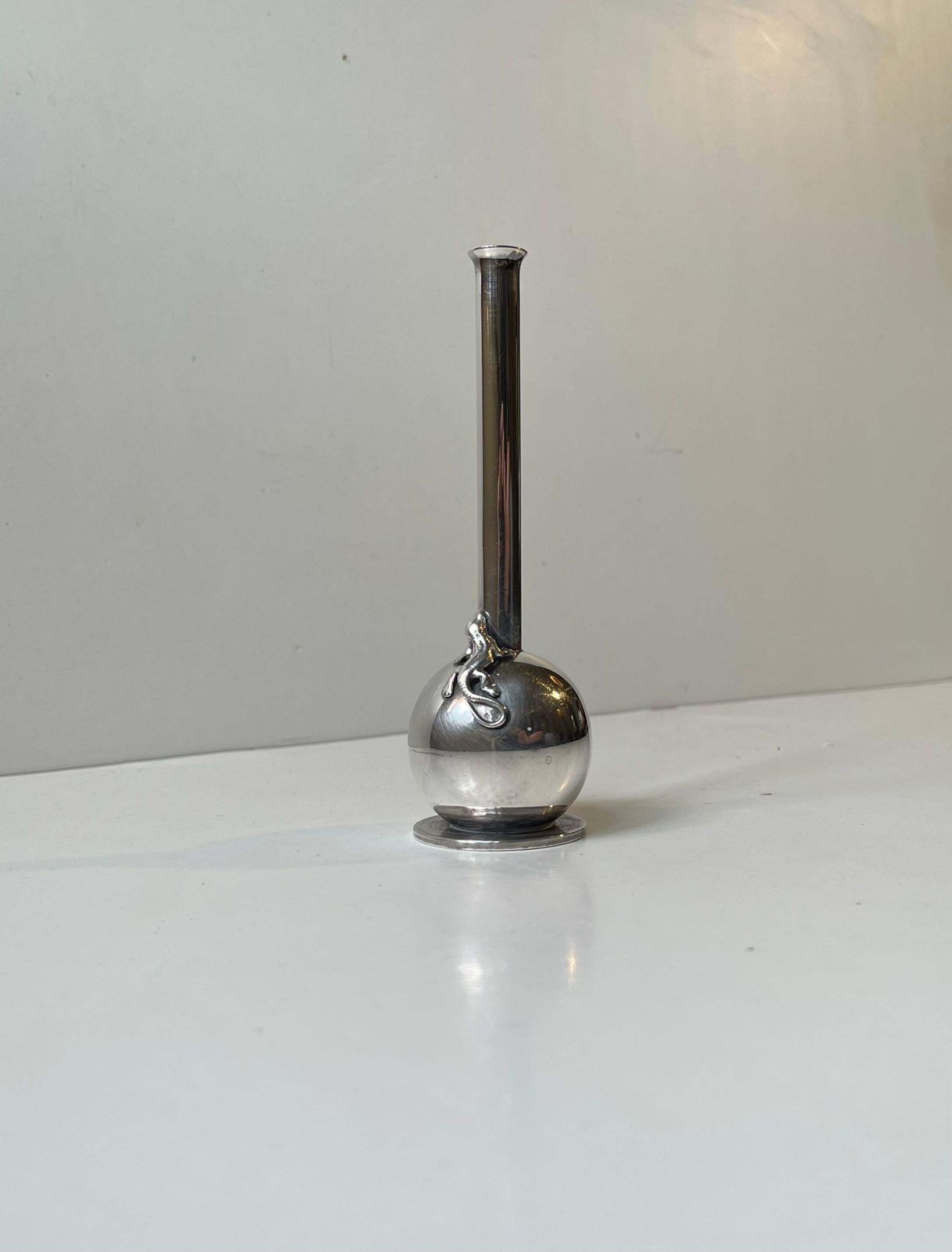 Art Deco Silver Plated Single Flower Vase W. Lizard By Hugo Grün photo furniture