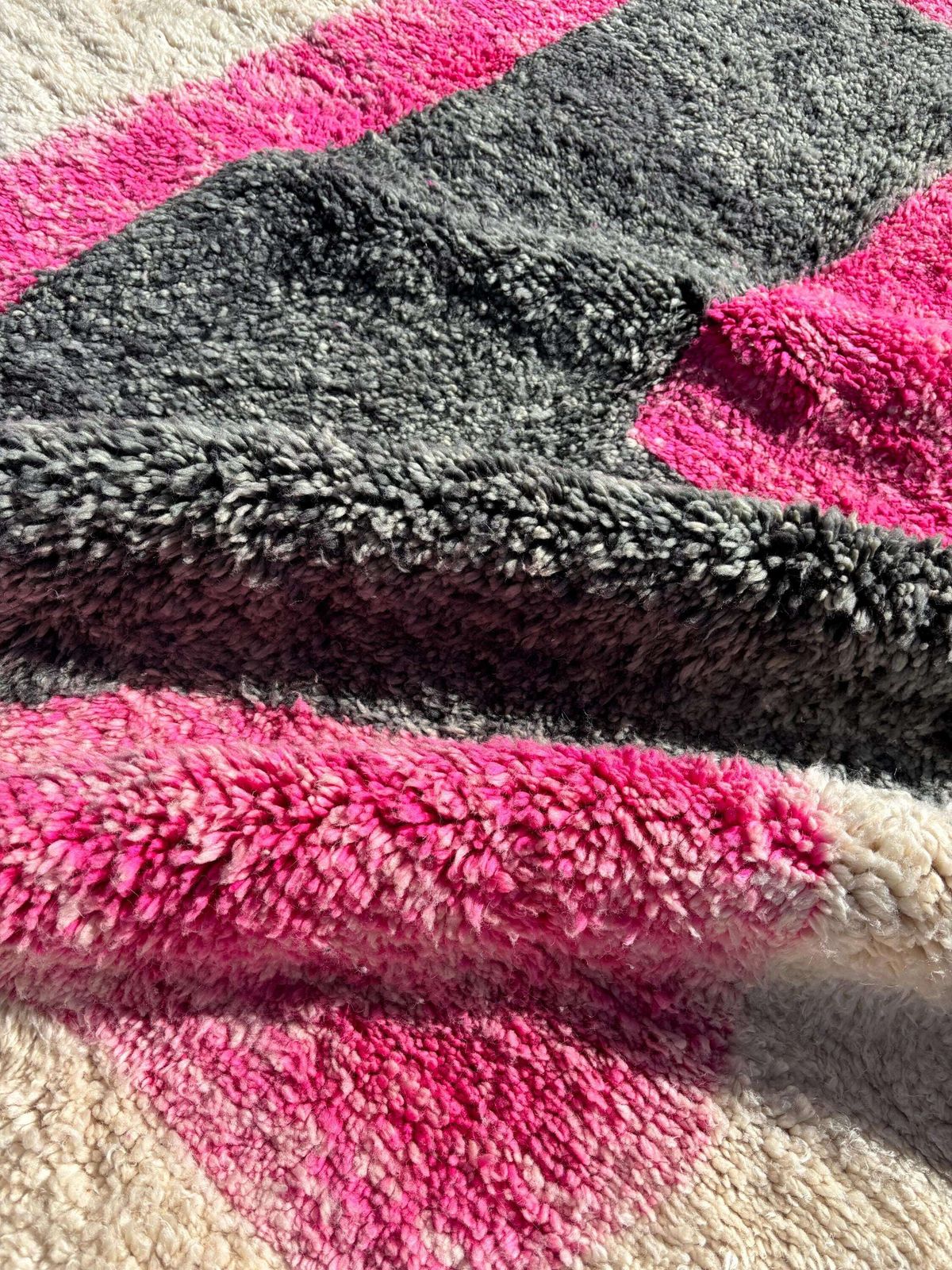 Authentic Mrirt Moroccan Berber Wool Rug 210x310 Cm   Handwoven, Plush & Colorful Wool Rug photo Textiles