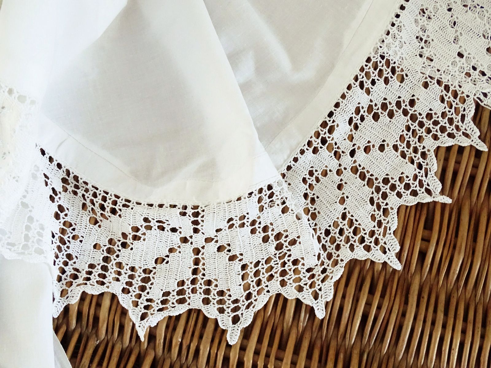 Antique Lace Cafe Curtain: Hand Crochet Trim, French Style Valance photo furniture