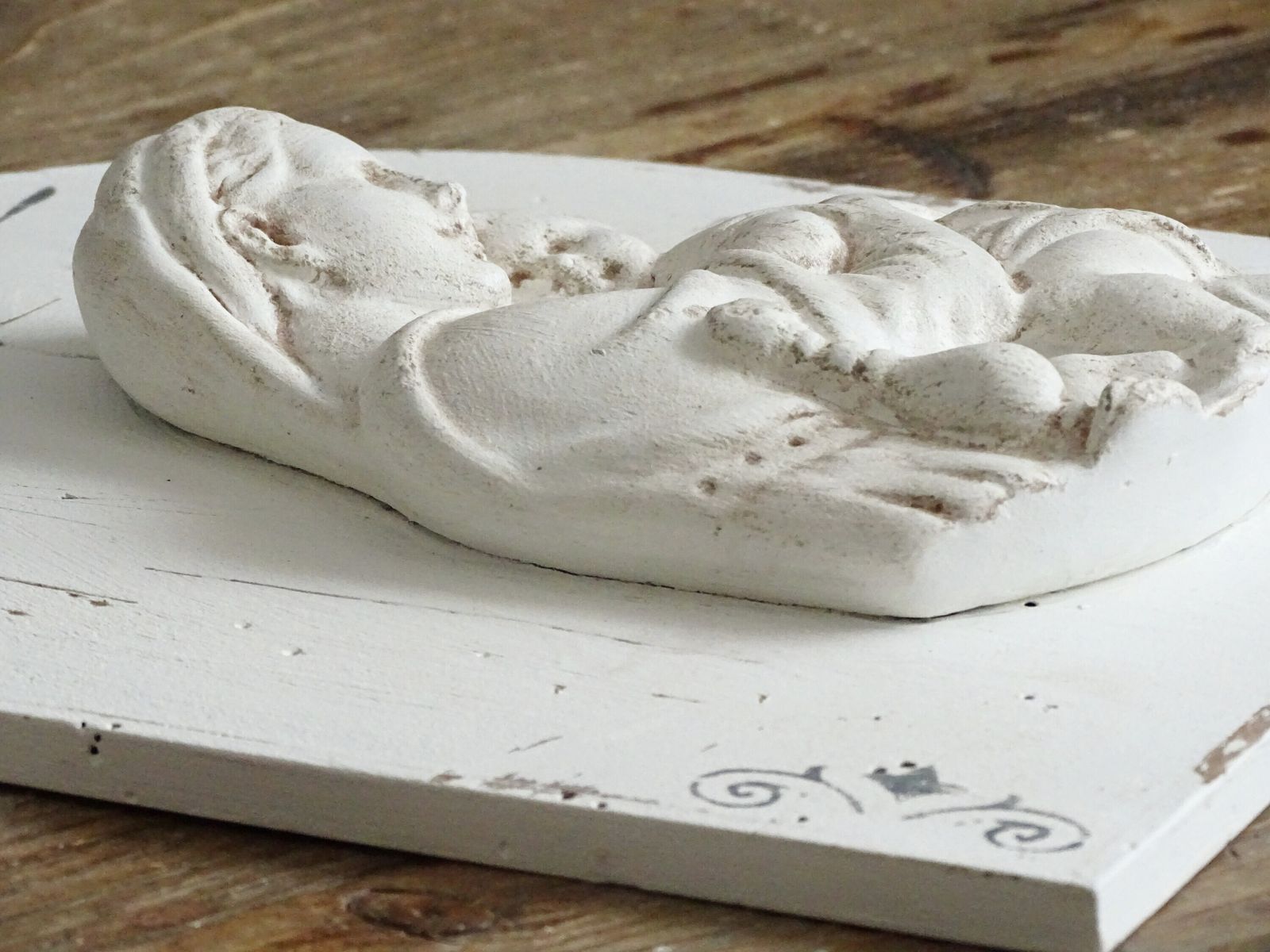 White Wood Wall Plaque Of Plaster Mother And Child, Shabby Chic Wall Statuary photo vintage