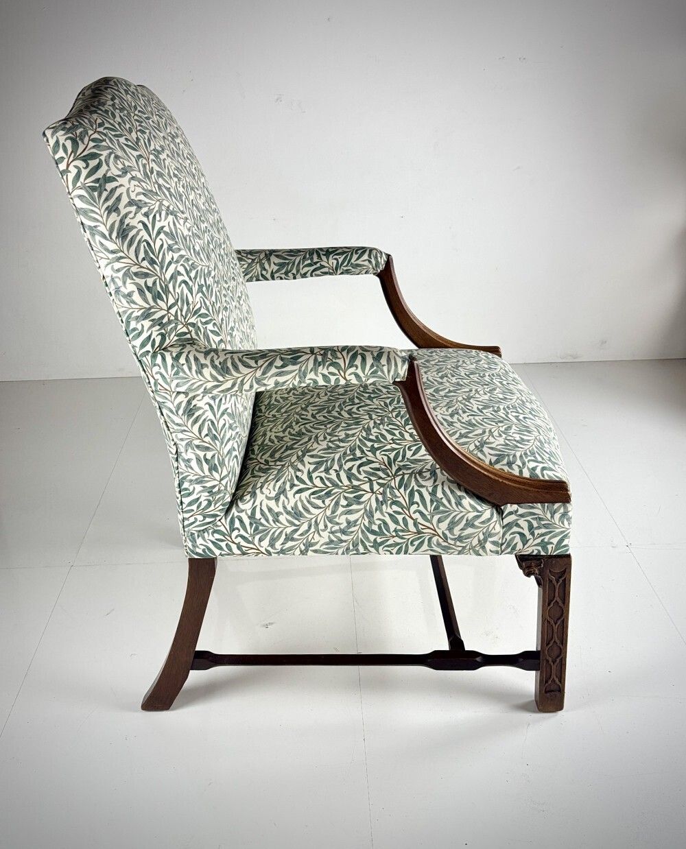 Large Scale Open Arm Library Chair In William Morris Willow Bough & Impressive Blind Fretwork photo for sale