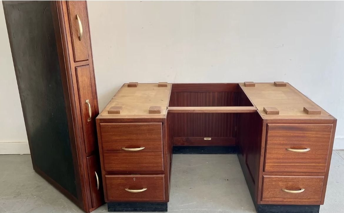 1930s– Large Art Deco Desk With Drawers H.Baldock & Sons, Mahogany