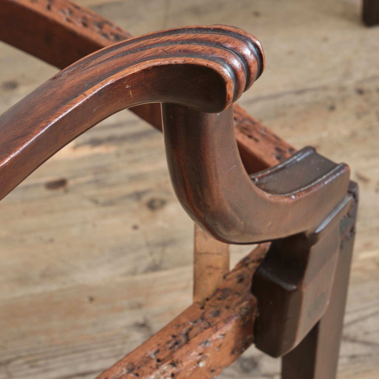Pair Of George III Heppelwhite Mahogany Carver Chairs photo buy