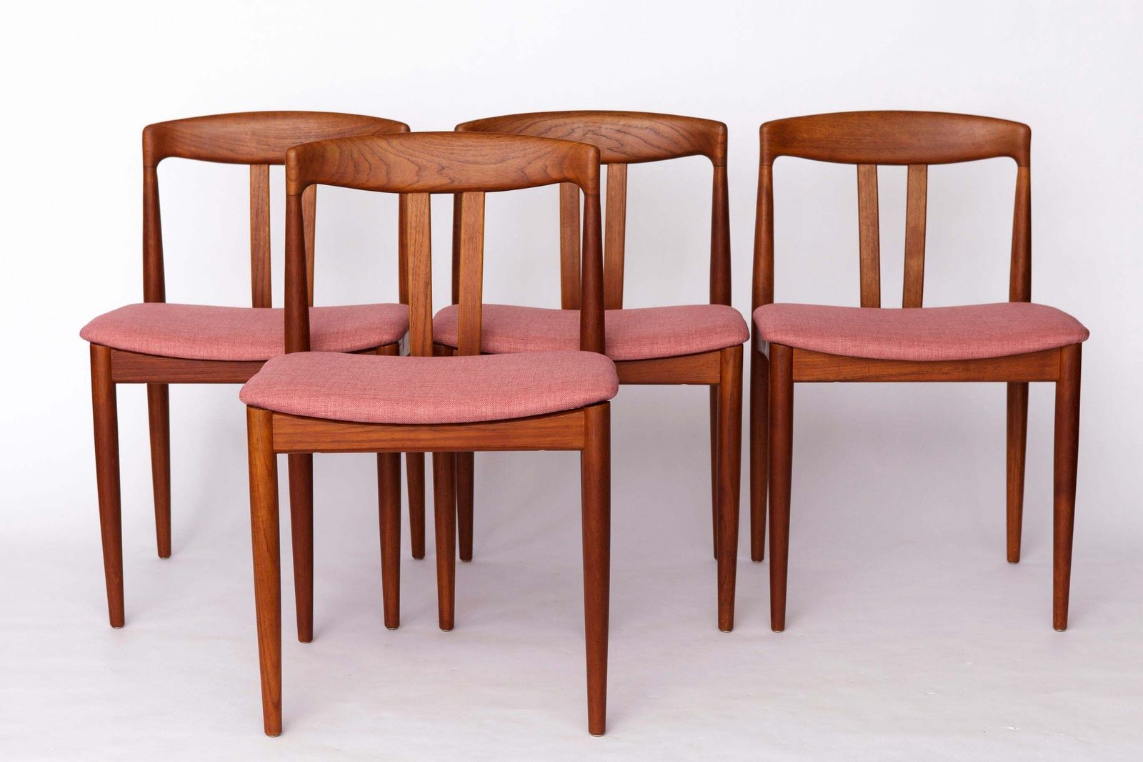 Set Of 4 Bramin Teak Dining Chairs – Denmark 1960s – Pink Upholstery – Mid Century Modern