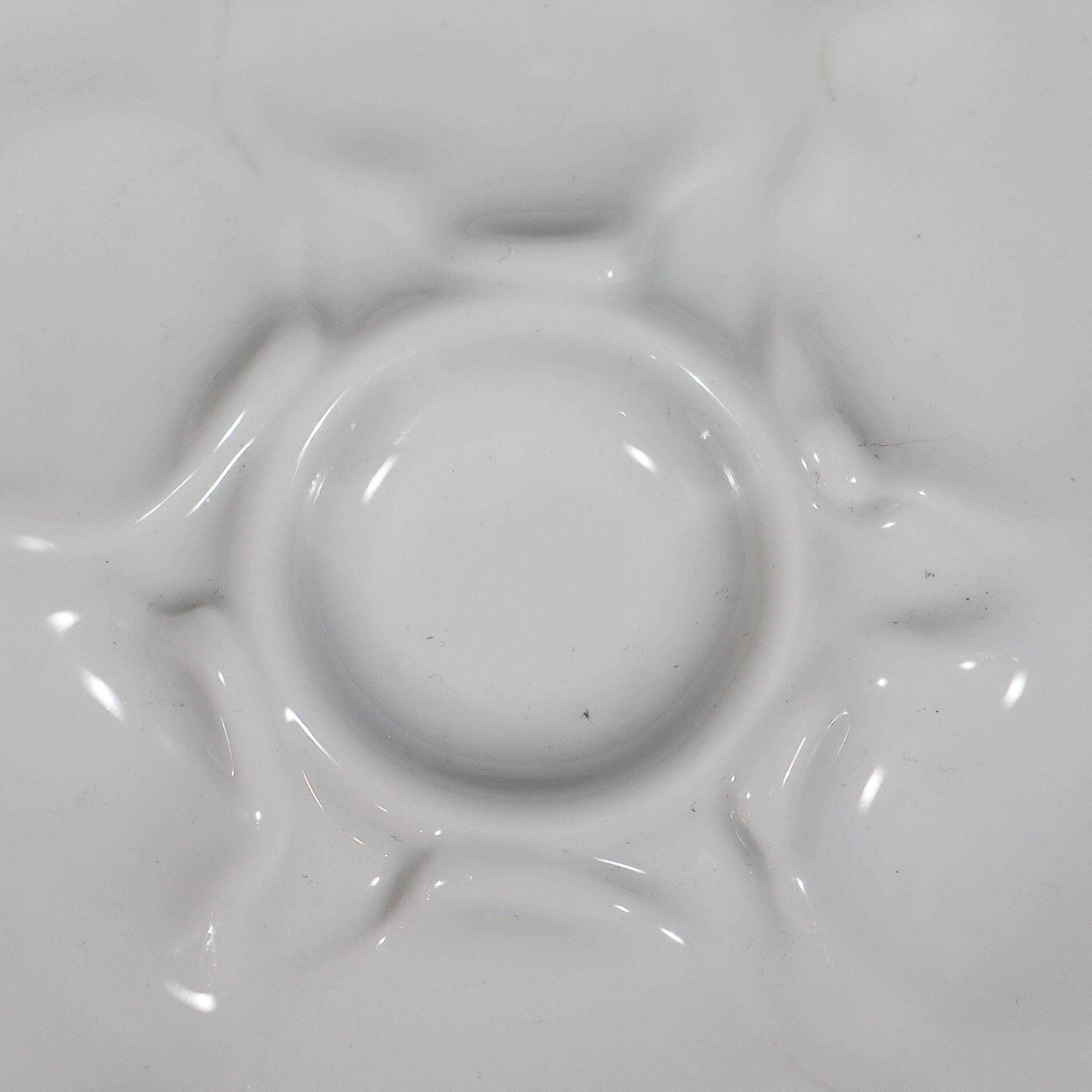 Art Deco Oyster Plates In White And Gold Porcelain By Hutschenreuther S/2 photo vinterior