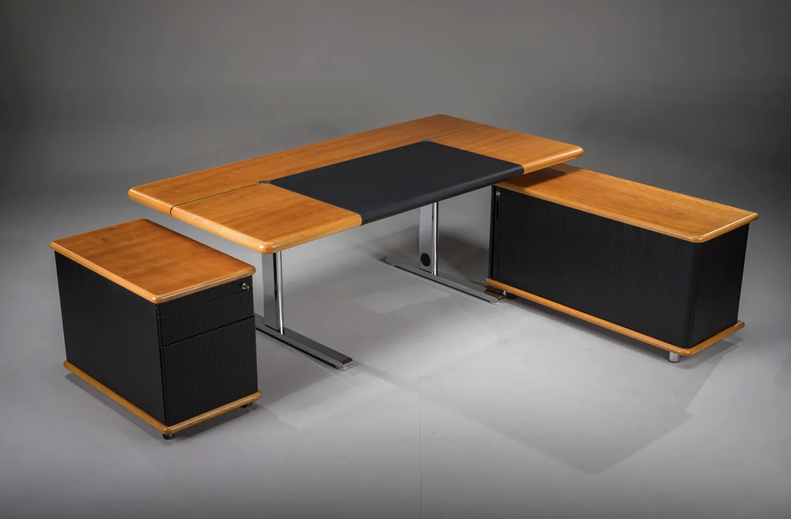 photo vinterior Executive Office Set From Walter Knoll / Wilhelm Knoll, Germany, 1970s, Set Of 3