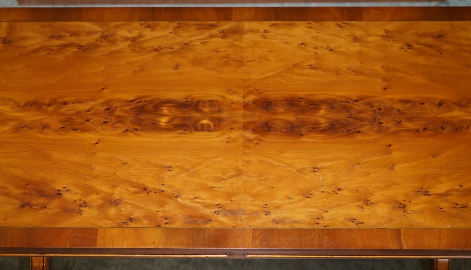 Sublime Vintage Bevan Funnell Extending Burr Yew Wood Coffee Table Part Of Suite photo vinterior