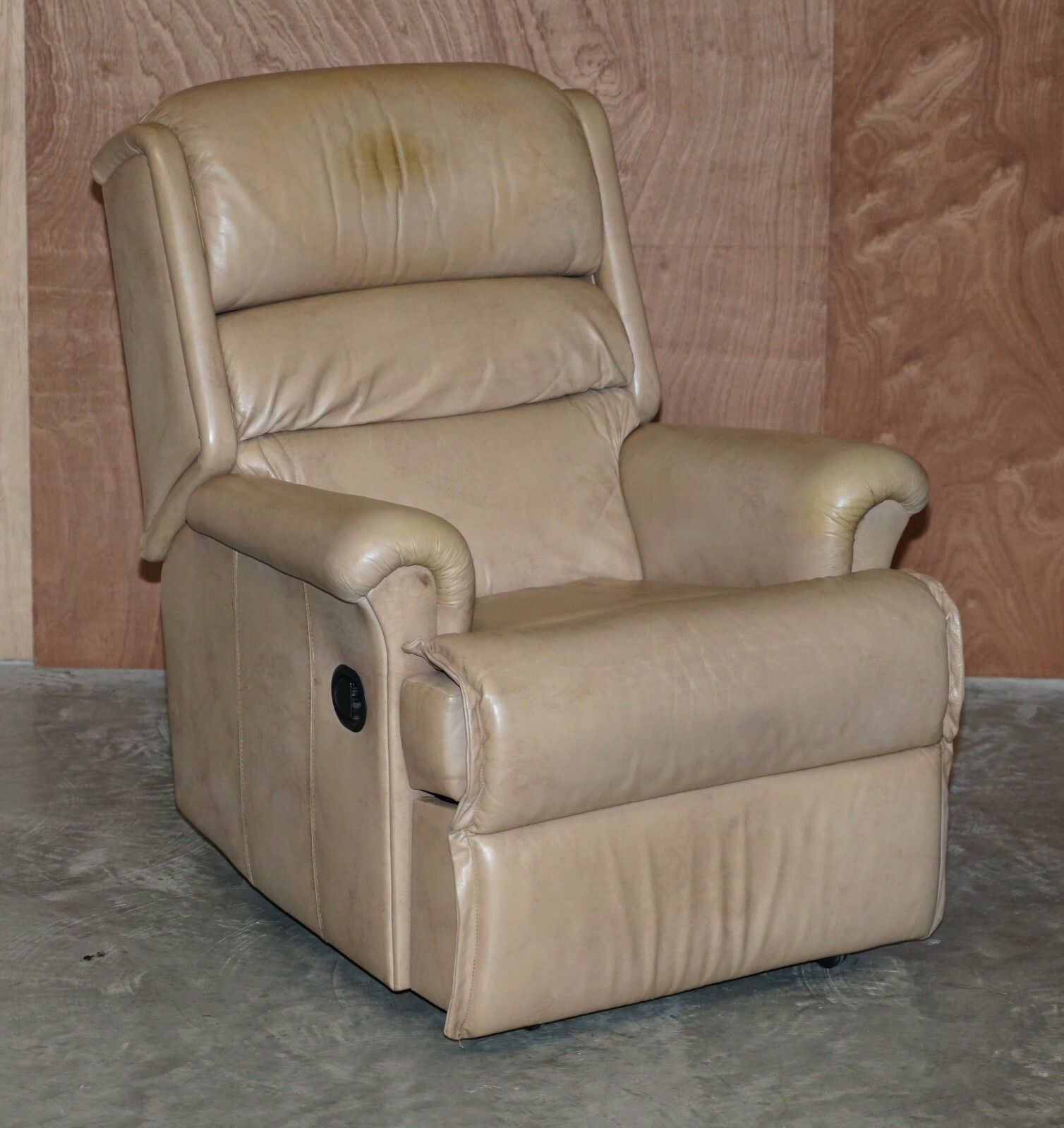 Furniture Comfortable Pair Of Rrp £2858 Sherborne Nevada Reclining Armchairs In Leather photo