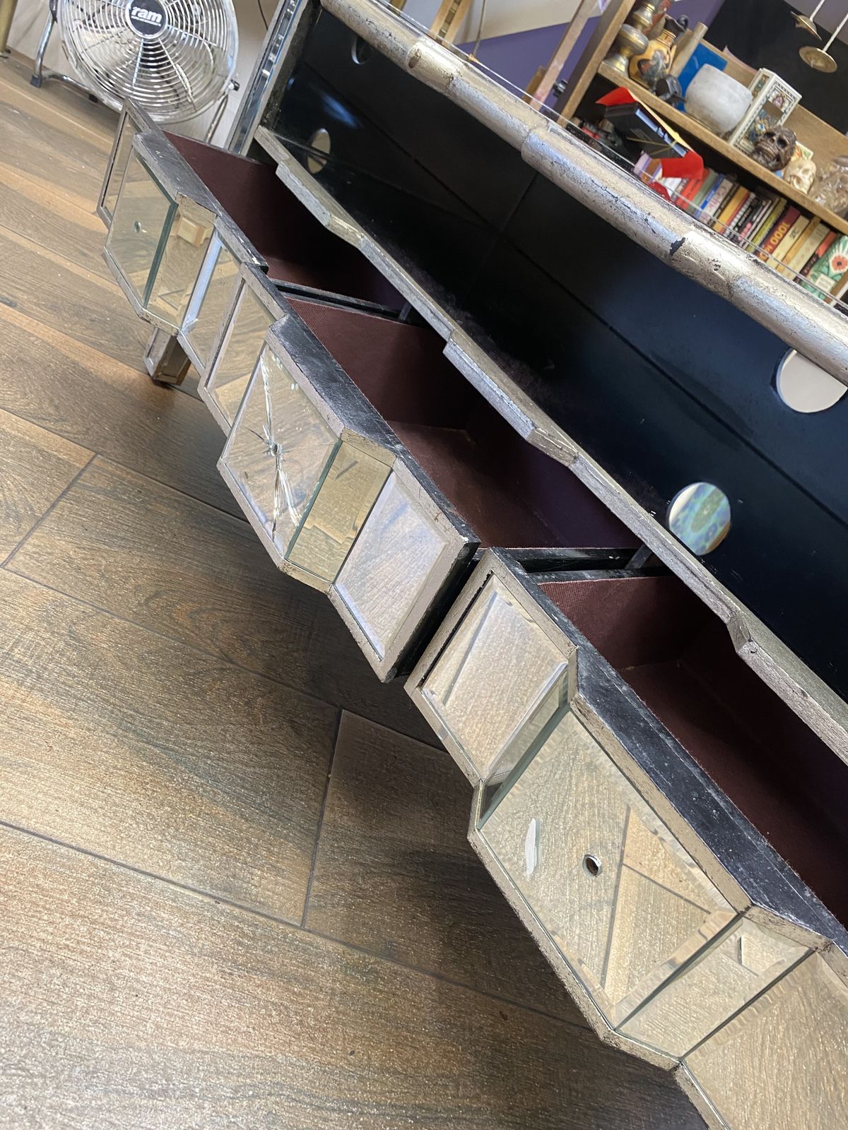 Lucca Vintage Venetian 3 Drawer Mirrored Glass Tv Stand Media Unit photo Furniture