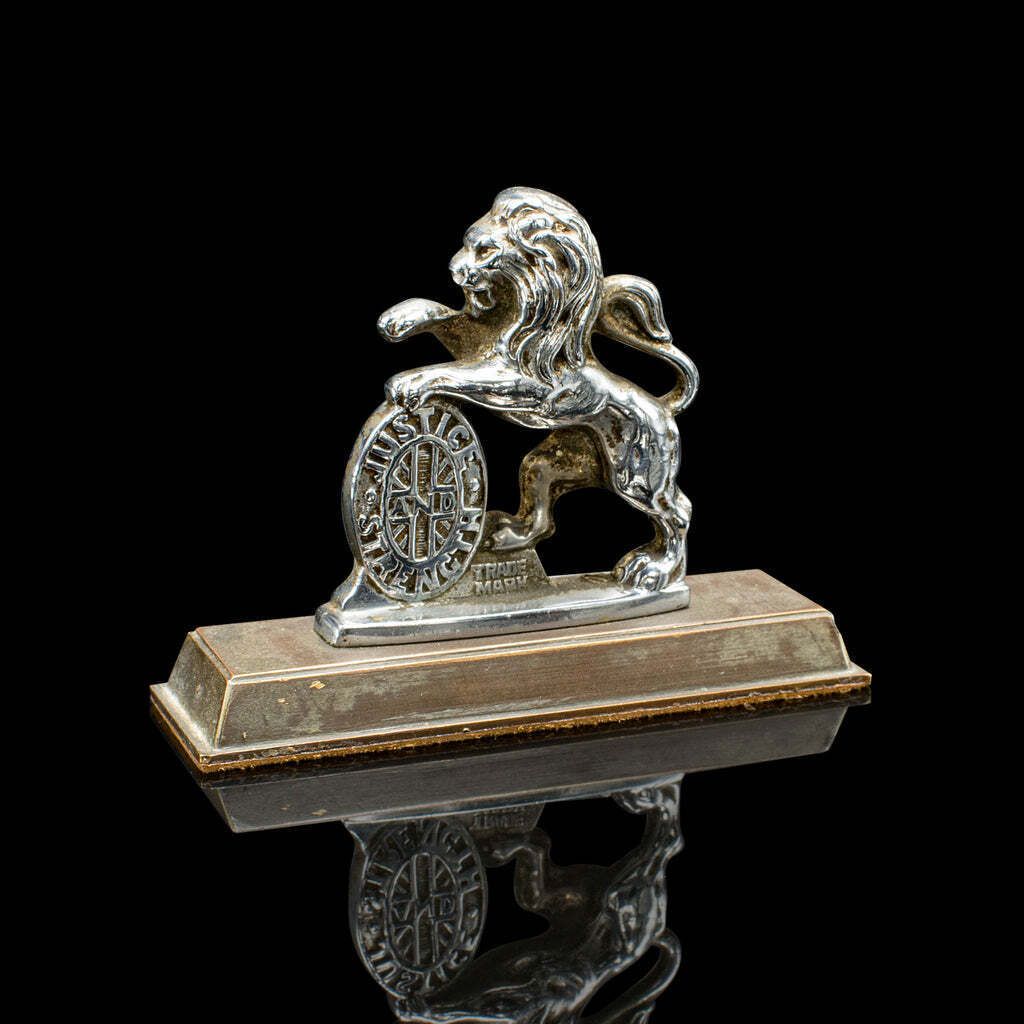 Small Antique Lion Paperweight English Animal Figure Patriotic Grille Mascot