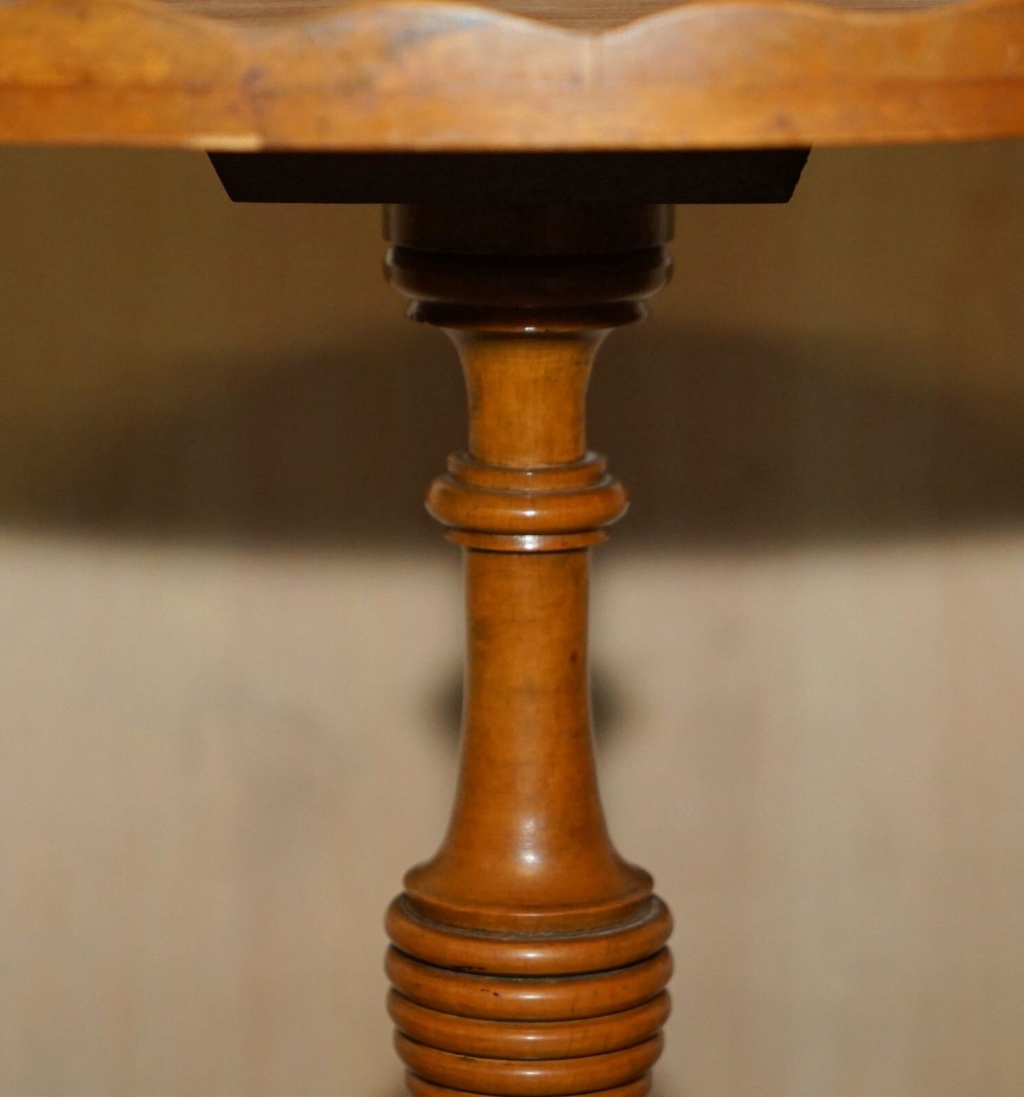 Pair Of Burr Yew Wood Beresford & Hicks Side End Lamp Tables With Gallery Rail photo 1250.0