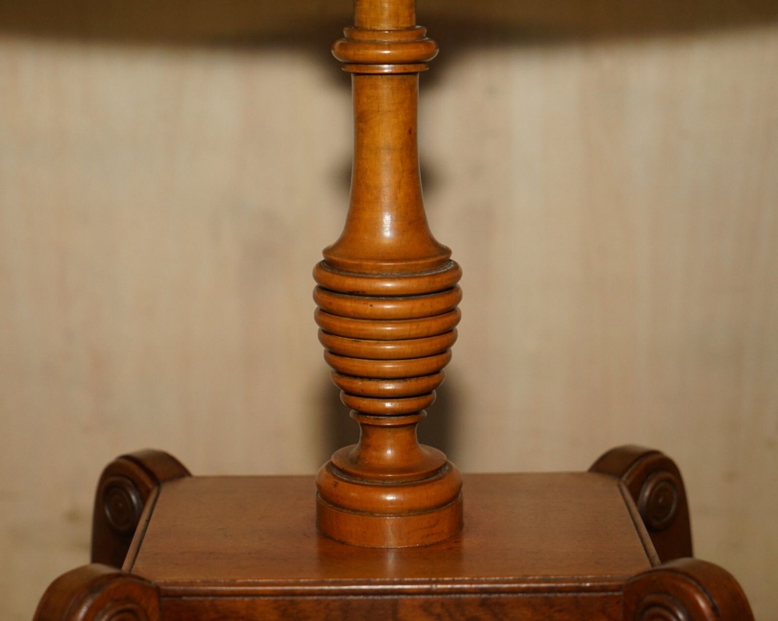 Pair Of Burr Yew Wood Beresford & Hicks Side End Lamp Tables With Gallery Rail photo vinterior