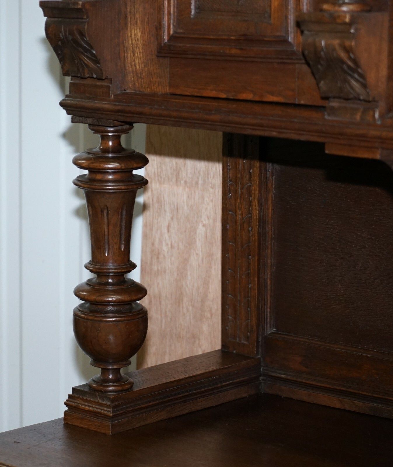 Lovely Hand Carved Solid Oak Dutch Cupboard Ornate Detailing Chest Of Drawers photo 1500.0