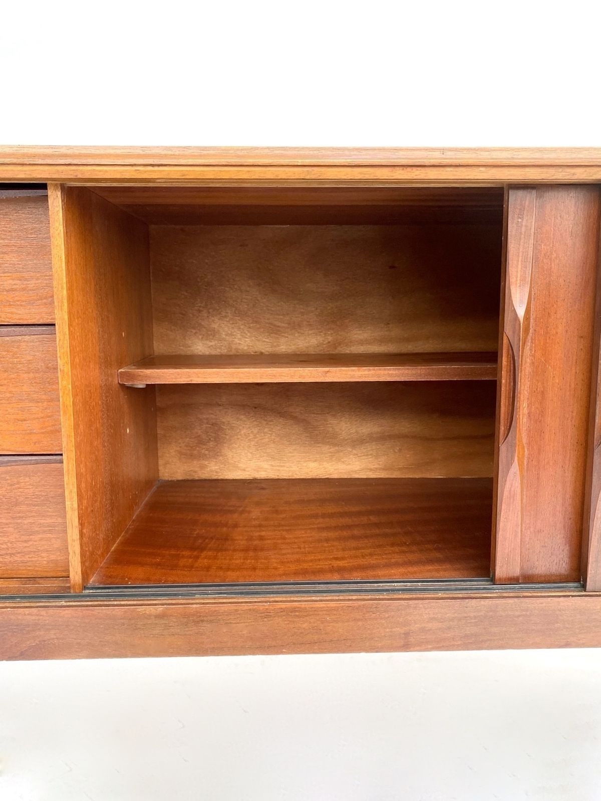 photo vintage British Elliots Of Newbury Large Teak Sideboard With Sliding Doors Mid Century 1960s