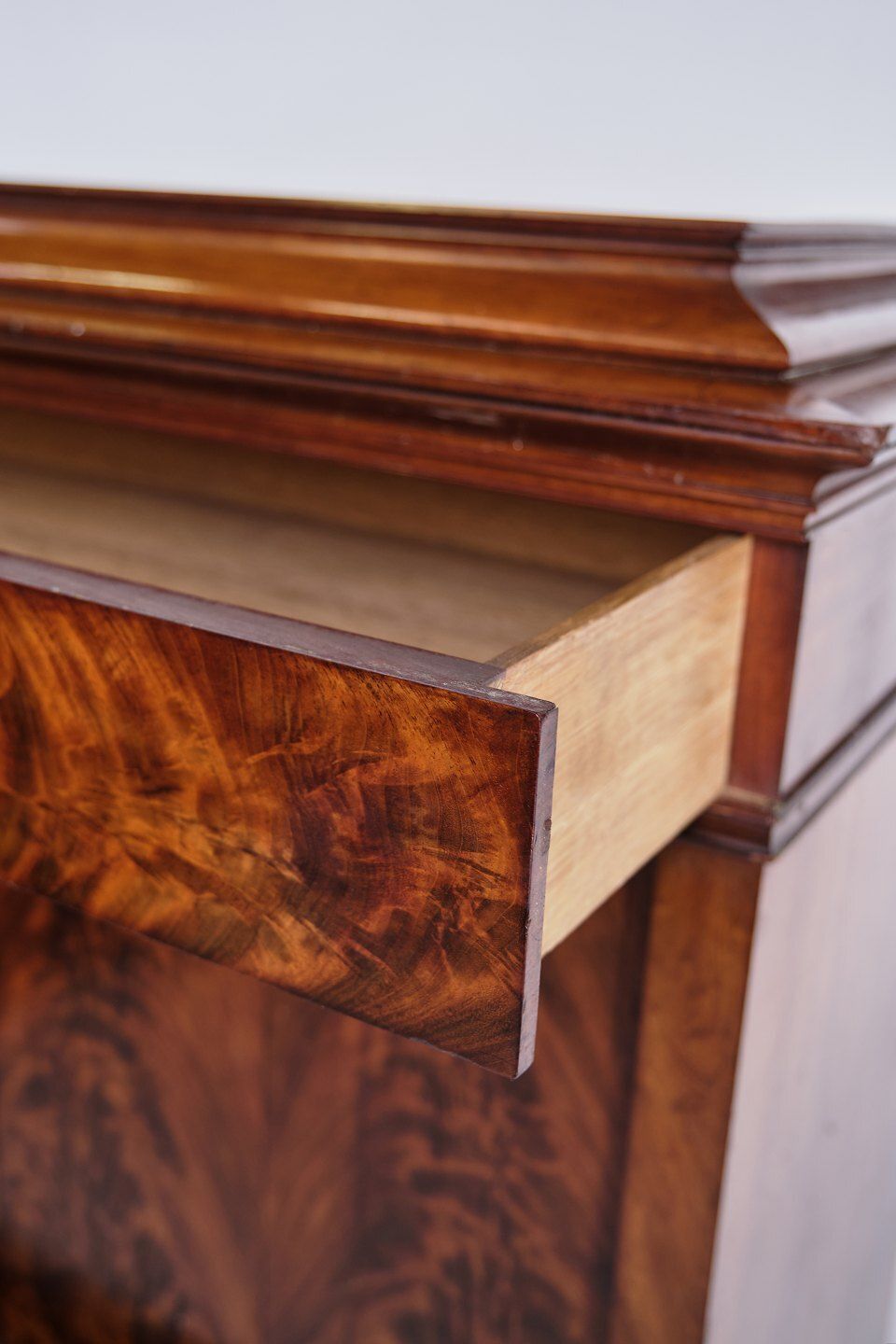 Secretary – Mahogany – Intarsia & Flame Structure – 4 Drawers – 1840s photo buy