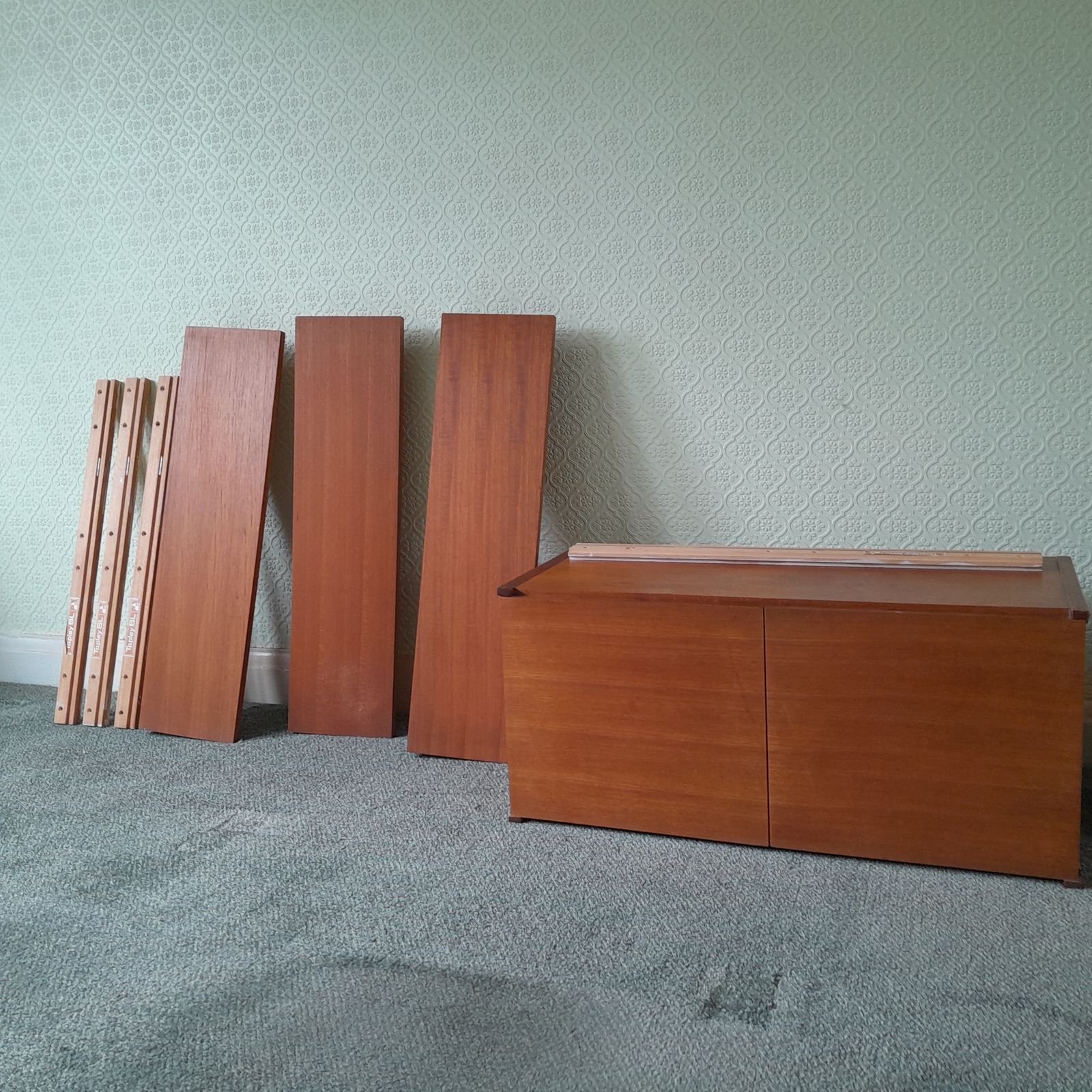 Vintage Beaver & Tapley Sl Wall Unit & Shelves   Teak