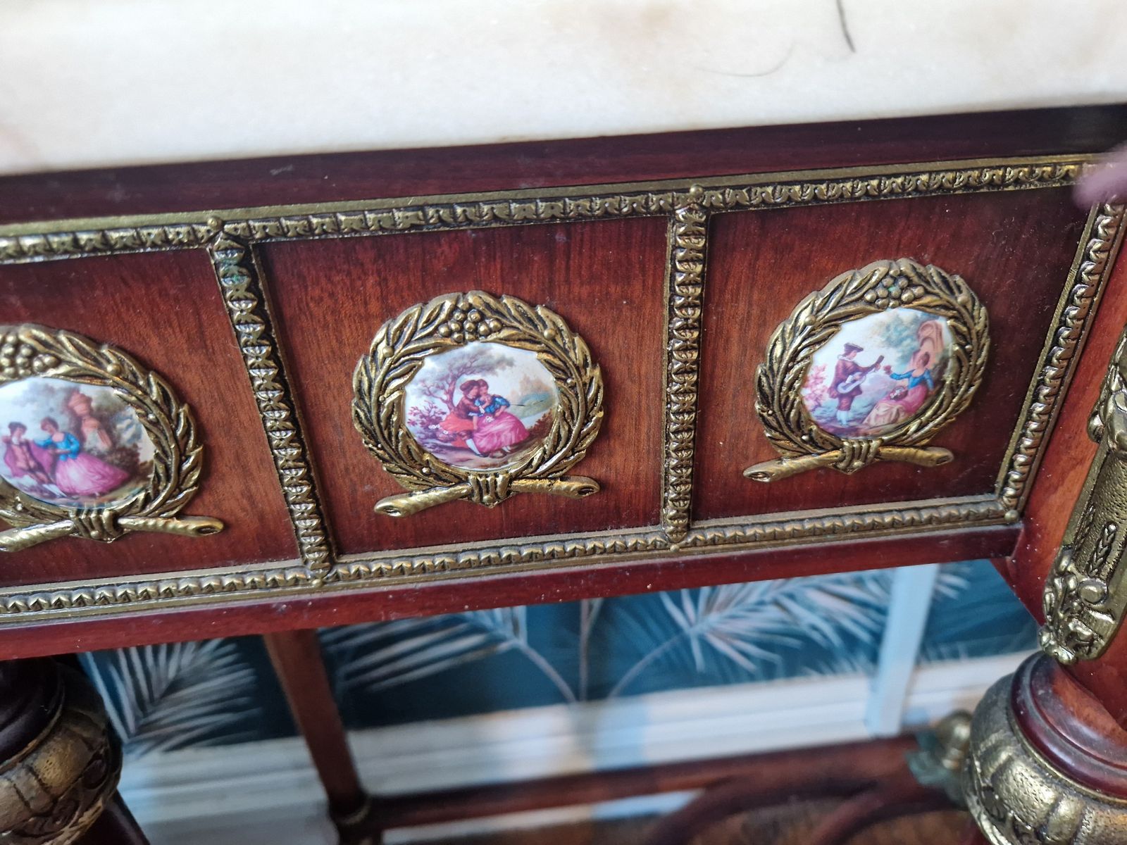 Louis Vxi Reproduction Console photo vinterior