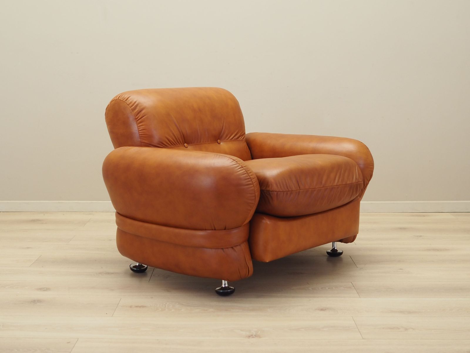 photo furniture Leather Armchair, Italian Design, 1970s, Production: Italy