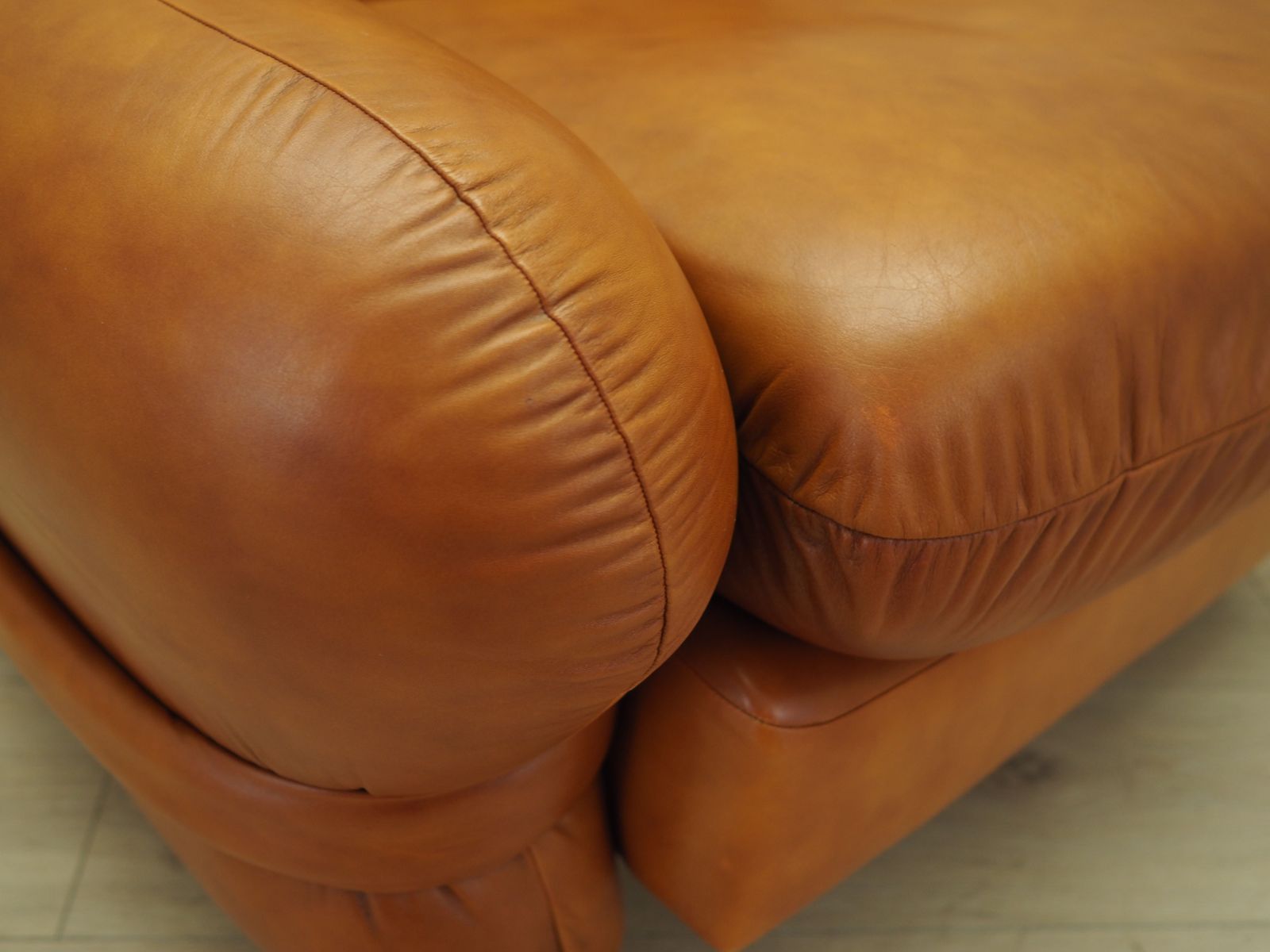 photo buy Leather Armchair, Italian Design, 1970s, Production: Italy