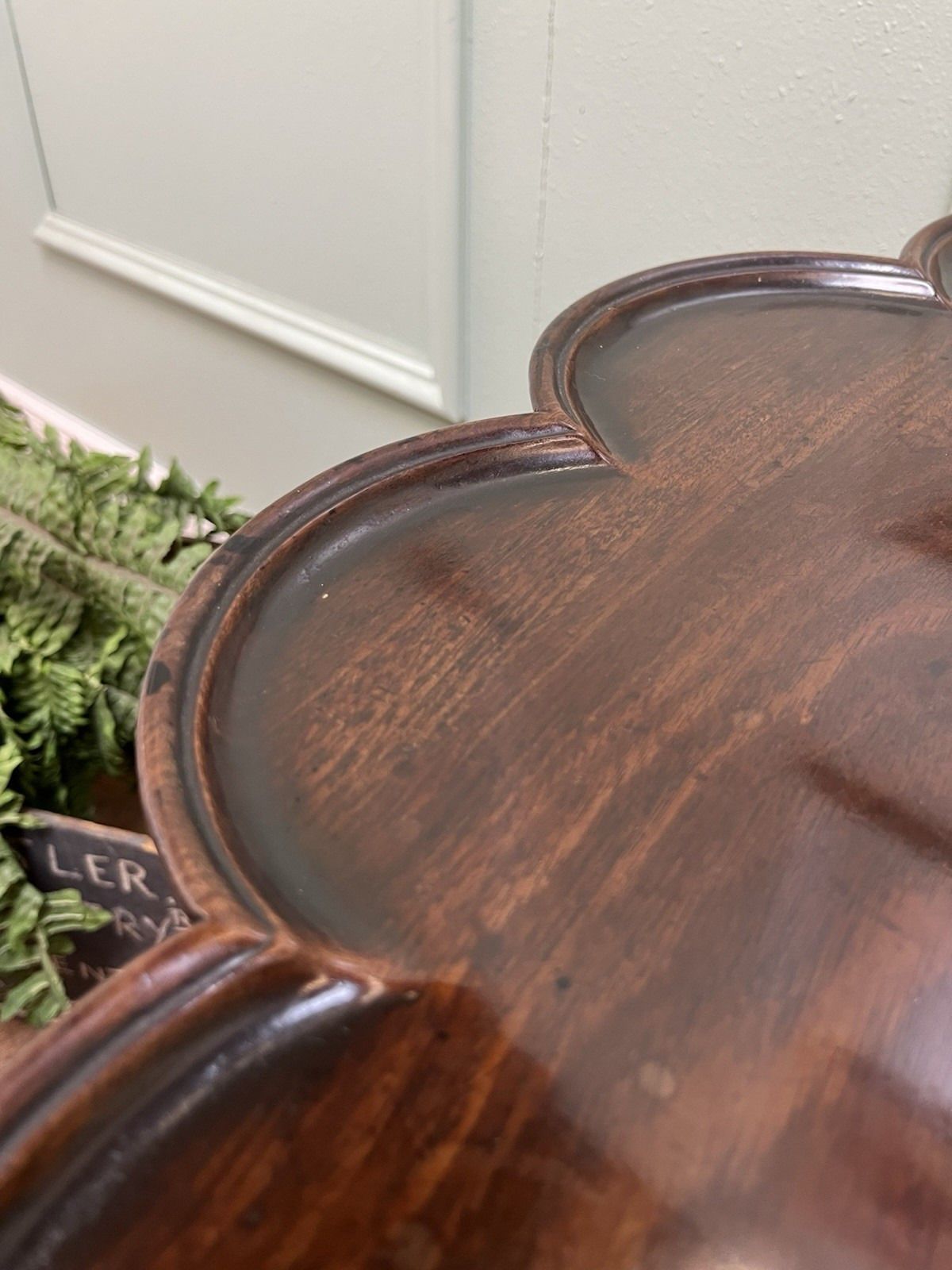 photo vintage Superior Quality Antique George II Mahogany Pie Crust Tripod Table, Georgian