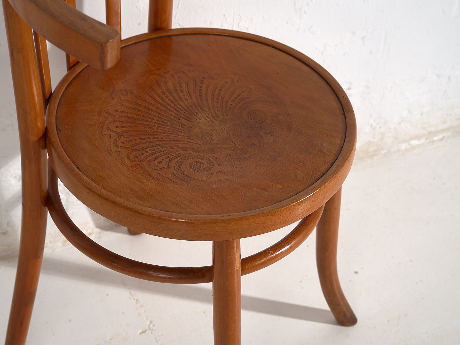 Antique Bentwood Chairs With Engraved Seat (C.1920). Set Of 4 Pieces #1 photo buy