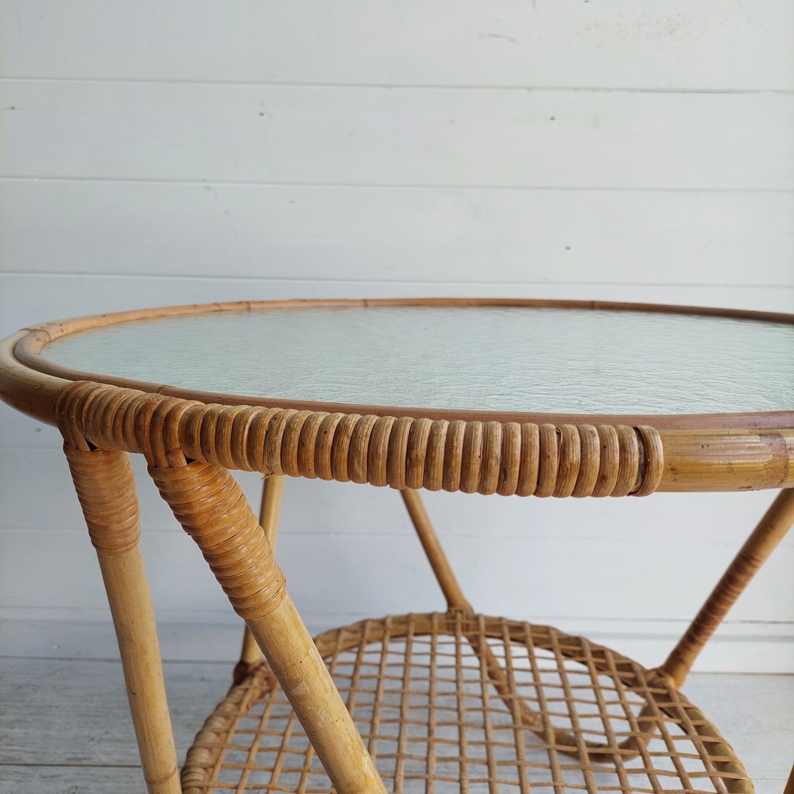 Mid Century Round Bamboo Coffee Table Vintage Rattan Glass Rohé Noordwolde Style 60s 70s photo vintage