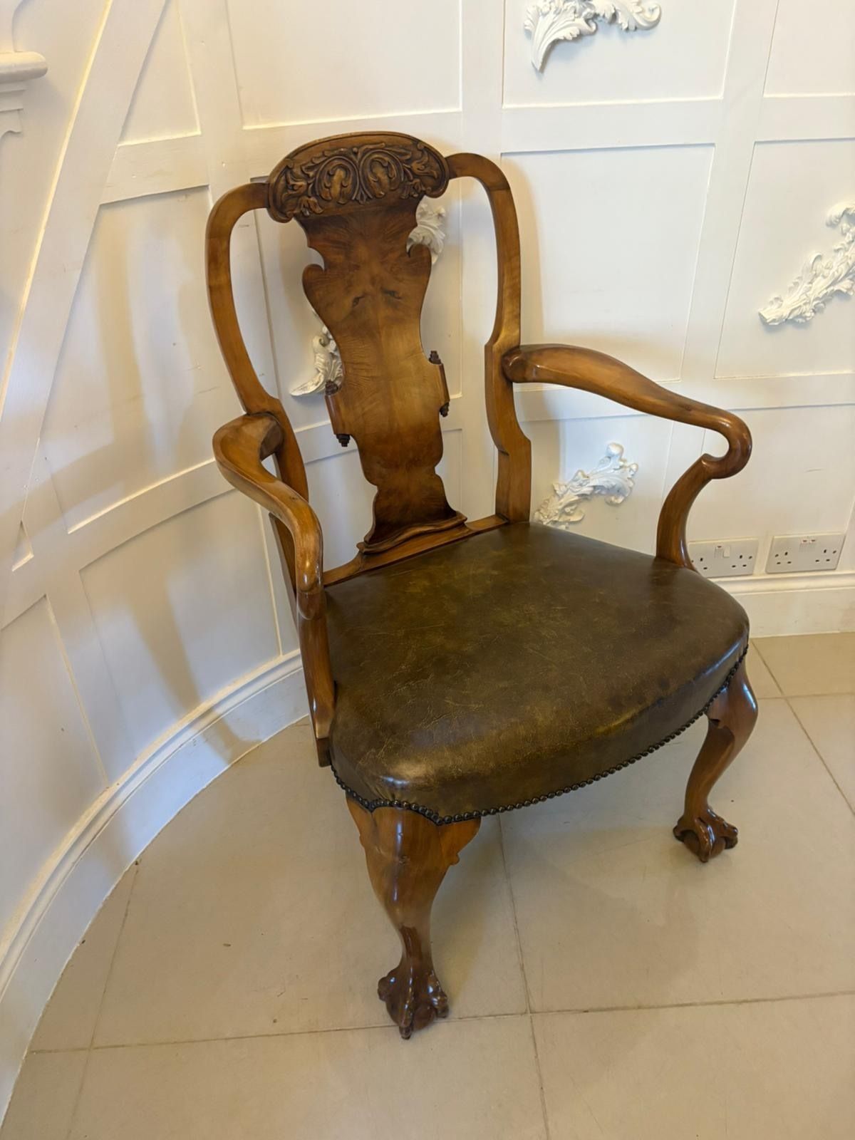 4485.0 Outstanding Quality Set Of 6 Antique 19th Century Carved Walnut Dining Chairs photo