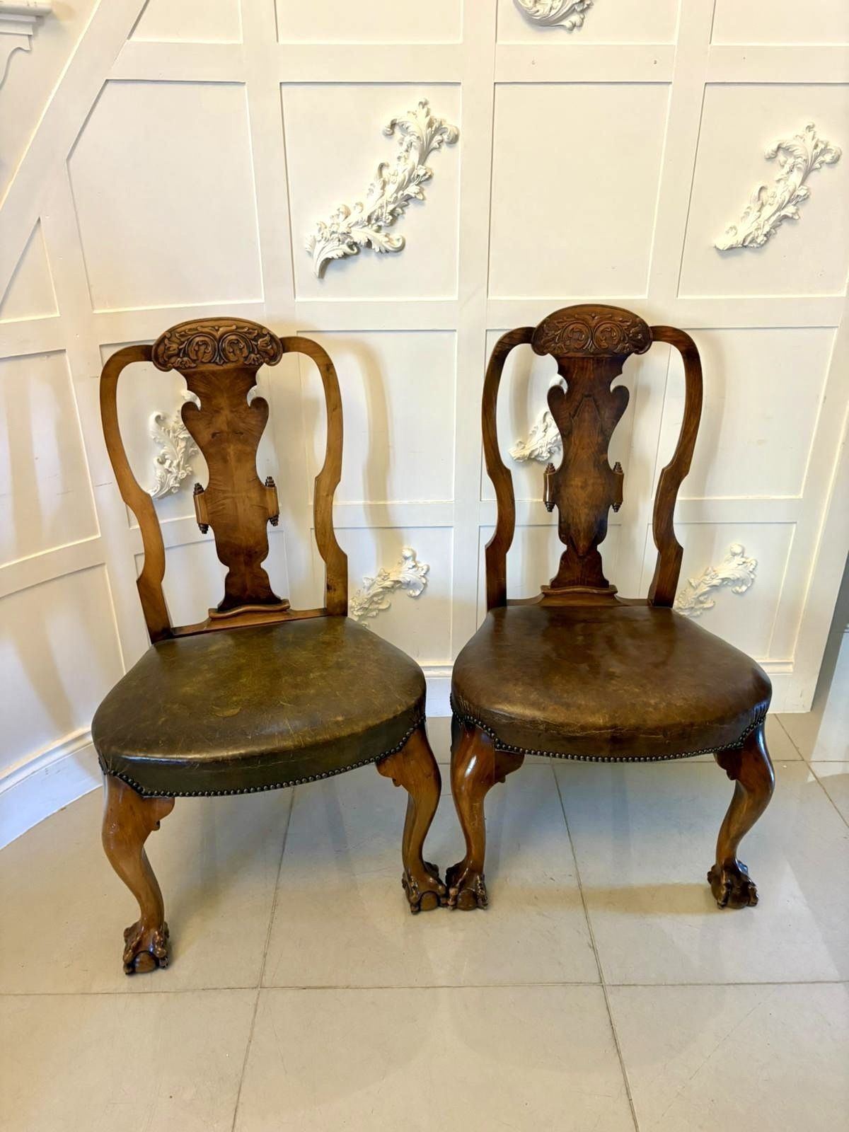 photo vinterior Outstanding Quality Set Of 6 Antique 19th Century Carved Walnut Dining Chairs