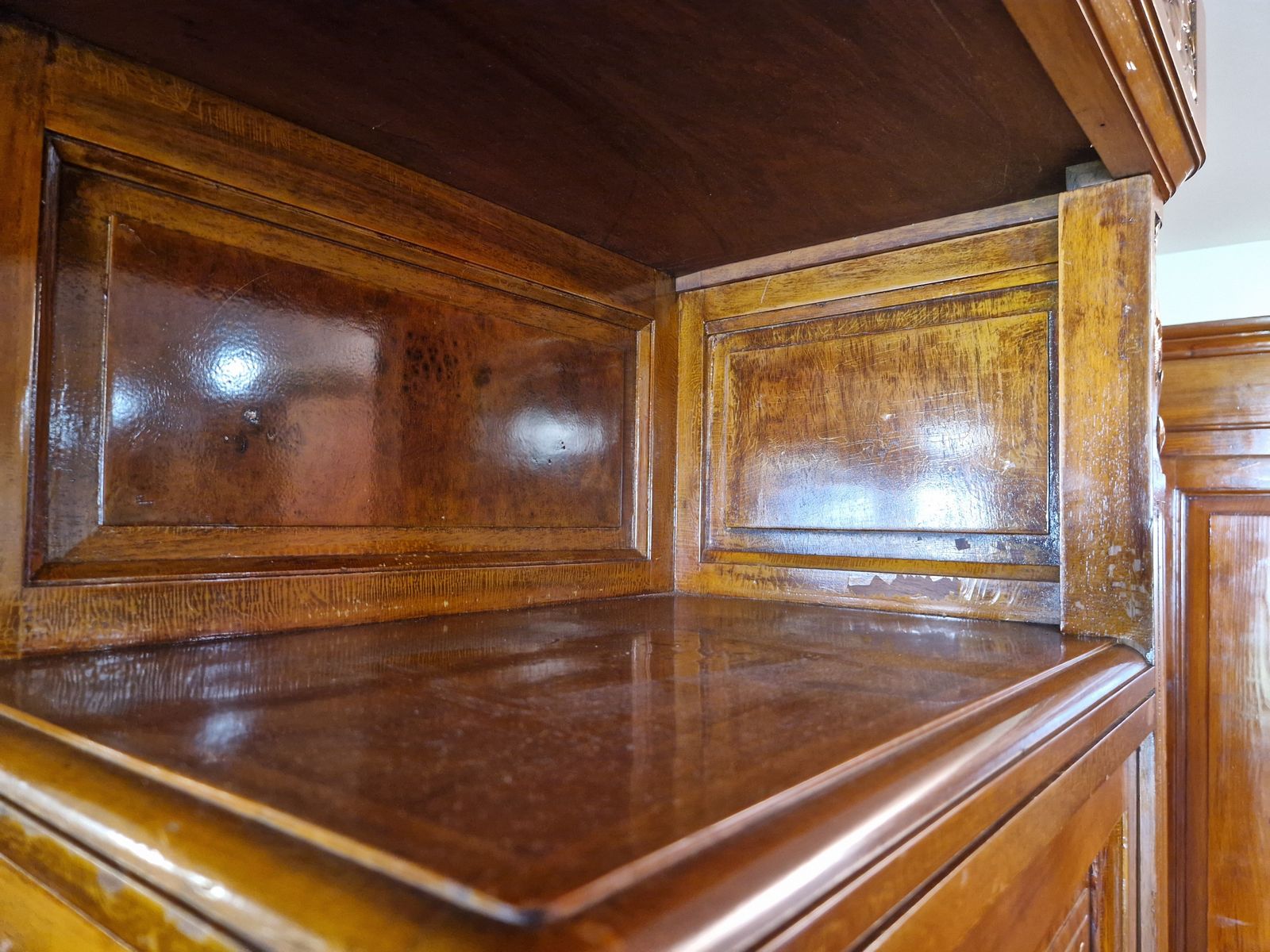 photo buy Liberty Exceptional Cherrywood Display Cabinet W. Engravings, Inlays, Glass