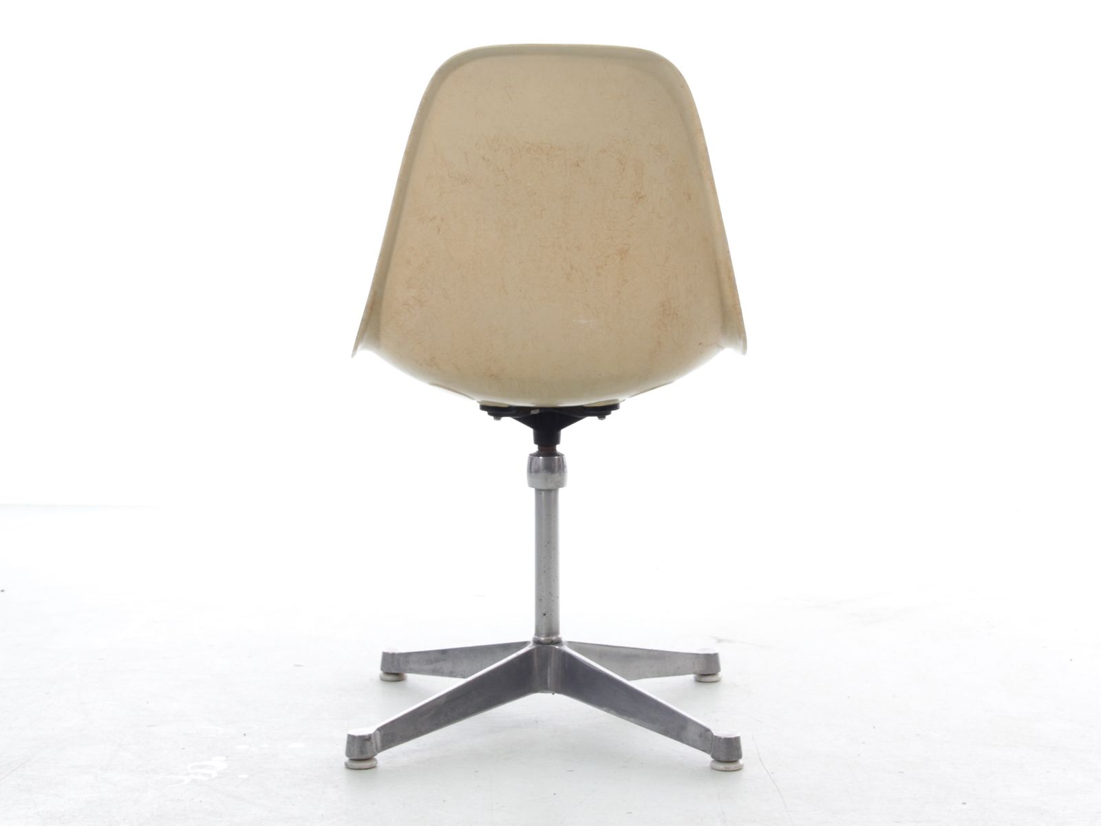 Set Of 4 Space Age Swivel Chairs. Original Upholstery. Charles Eames – Herman Miller. photo vinterior