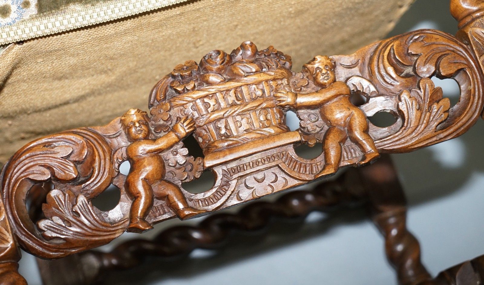 photo furniture Very Rare Pair Of 18th Century Fruitwood Heavily Carved Chair Cherubs Crown
