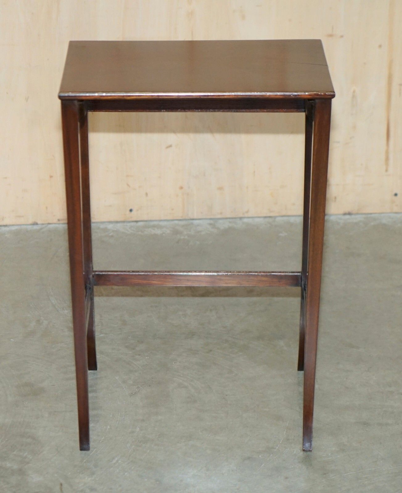 photo vintage Vintage Circa 1940's English Mahogany Nest Of Three Side End Lamp Wine Tables