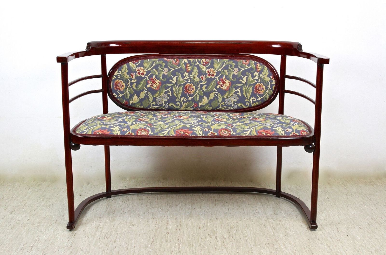 20th Century Art Nouveau "Fledermaus" Bentwood Seating Set By Kohn, At Ca. 1907 photo furniture
