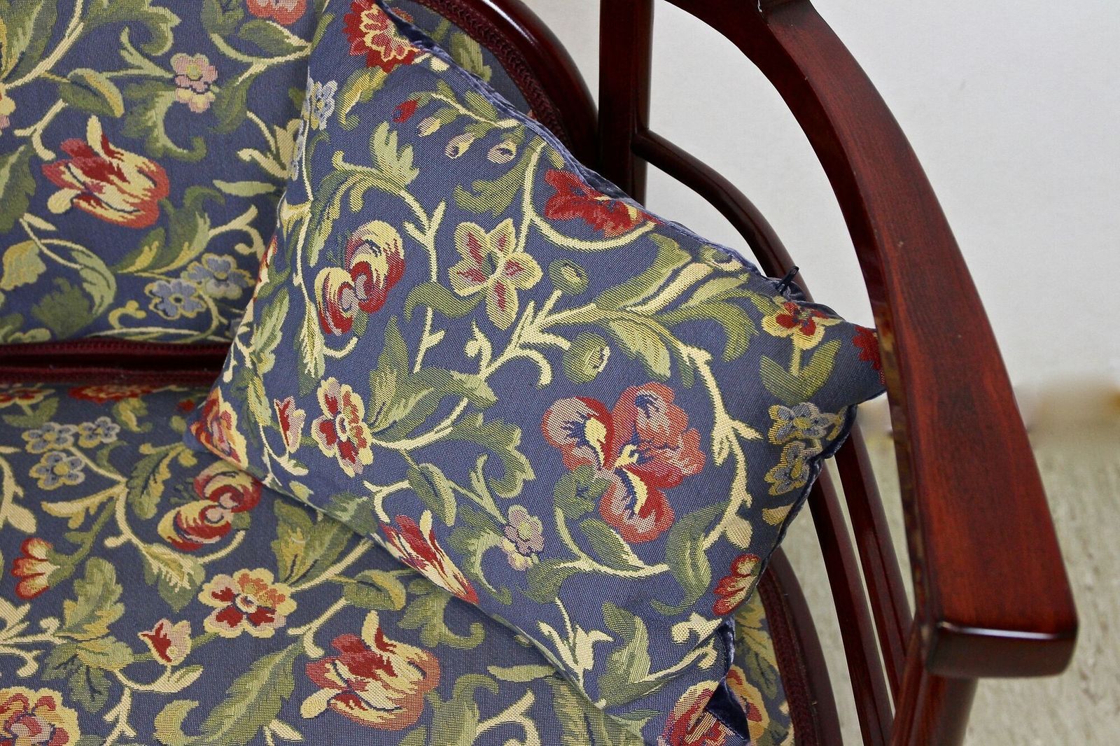Furniture 20th Century Art Nouveau "Fledermaus" Bentwood Seating Set By Kohn, At Ca. 1907 photo