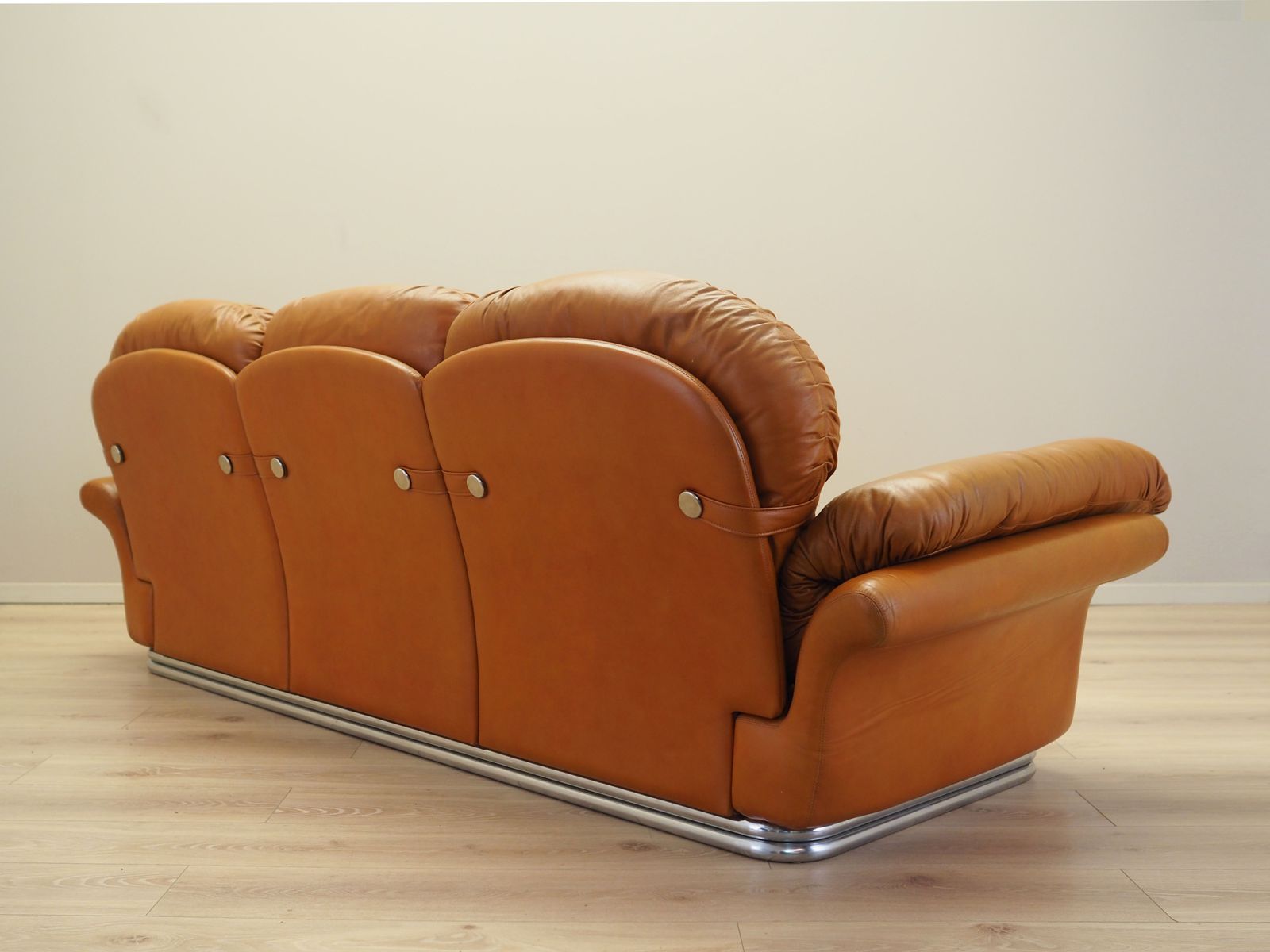 Oranje leren bank | Space Age-design | ca. jaren 1960 | Italië photo 3009.0