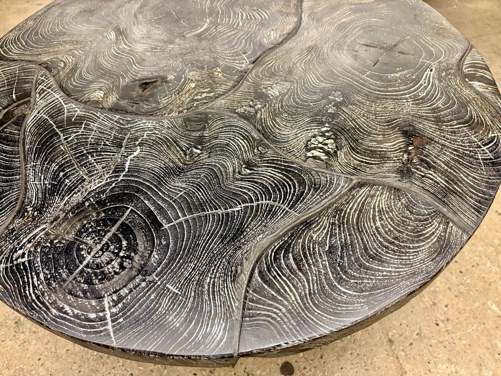 photo furniture Organic Modern Round Black Coffee Table   Special Lacquered Suar Wood, Idn 2025