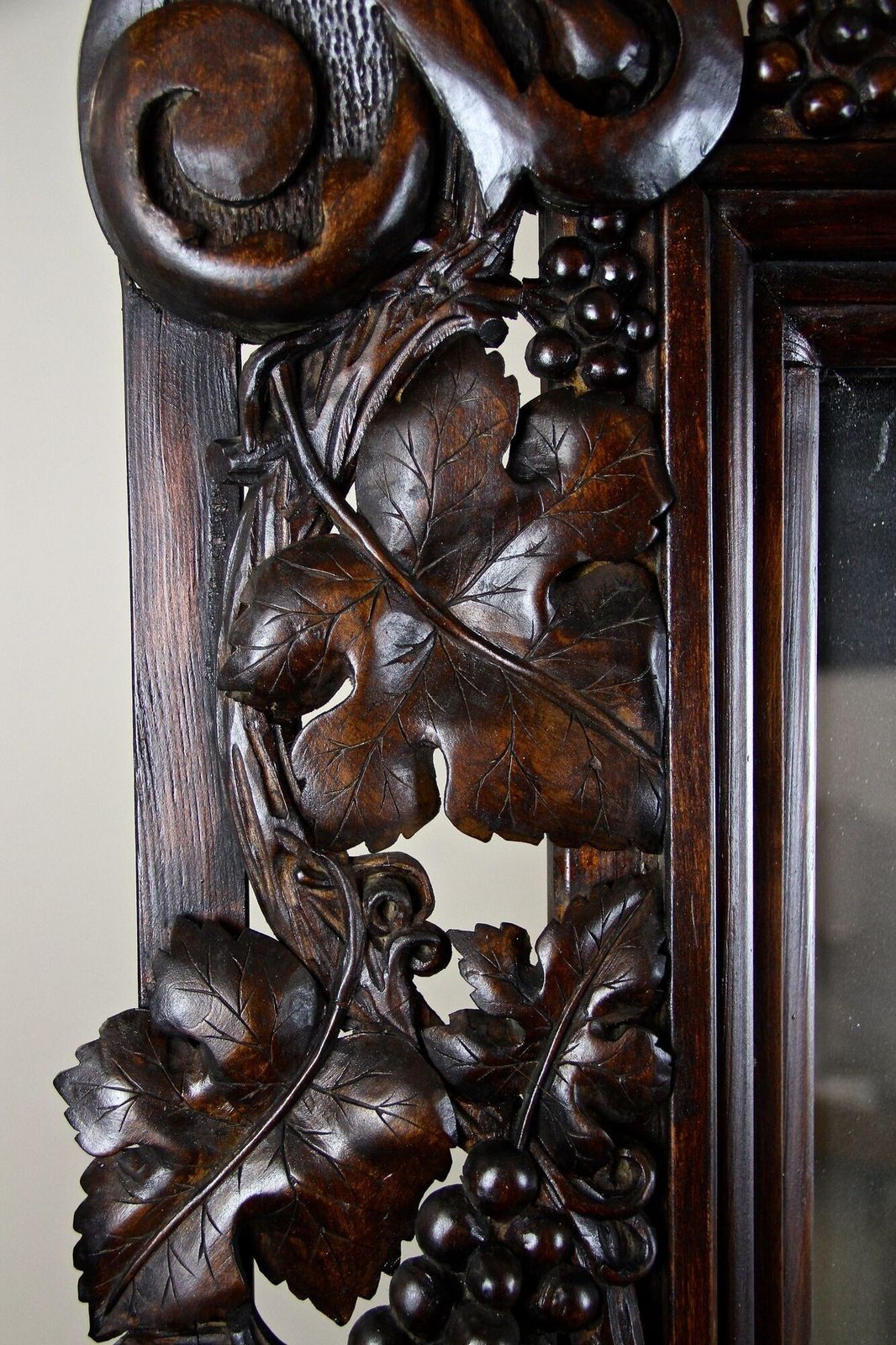 20th Century Black Forest Wall Mirror With Grapes And Leaves Hand Carved   1919 photo Home Decor