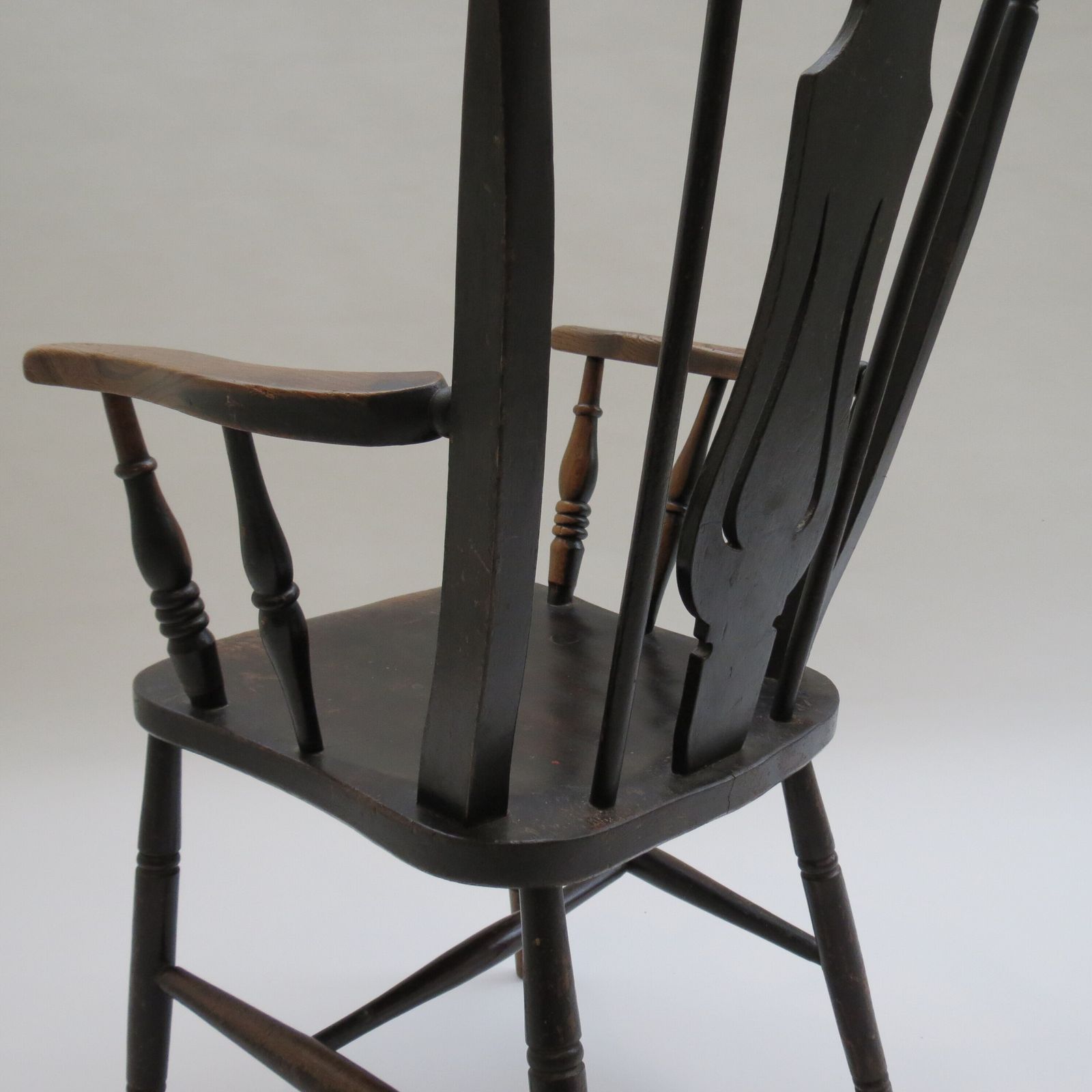 photo vinterior 19th Century  Welsh Elm Folk Farmhouse Chair