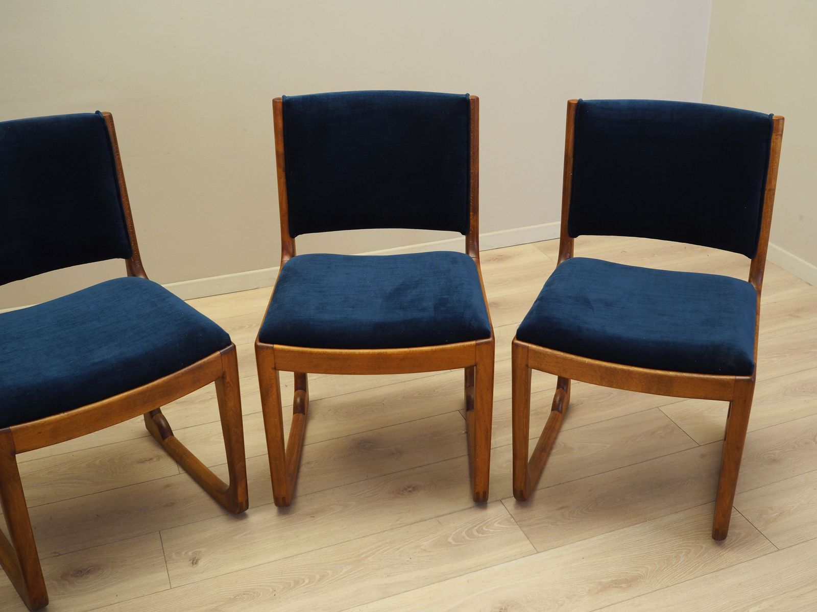 Set Van Vier Beukenhouten Stoelen – Deens Design, Ca. Jaren 1950 – Ontwerper Holger Jacobsen, Fabrikant Fritz Hansen photo Meubels