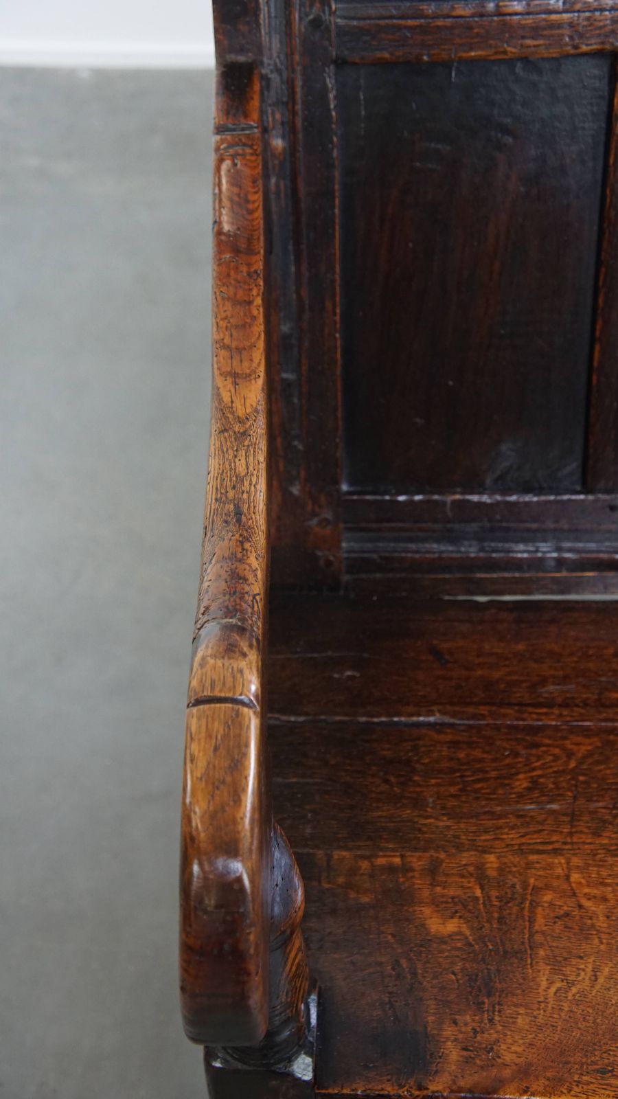 Statige Antieke Eikenhouten Wainscot Stoel / Zijstoel Uit De 17e Eeuw Met Warme Kleurstelling photo buy