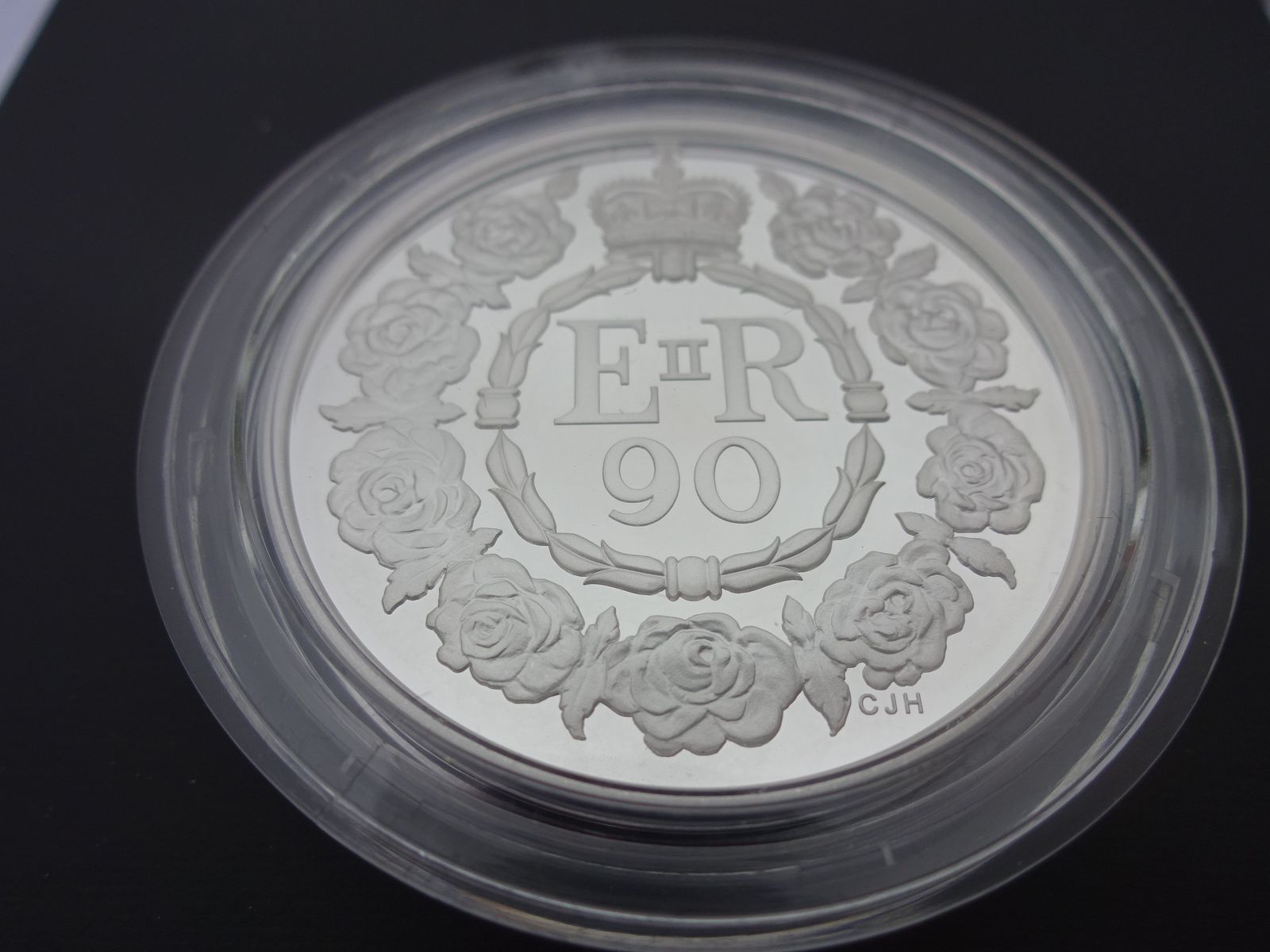 2016 Royal Mint Queens 90th Birthday £5 Coin photo furniture
