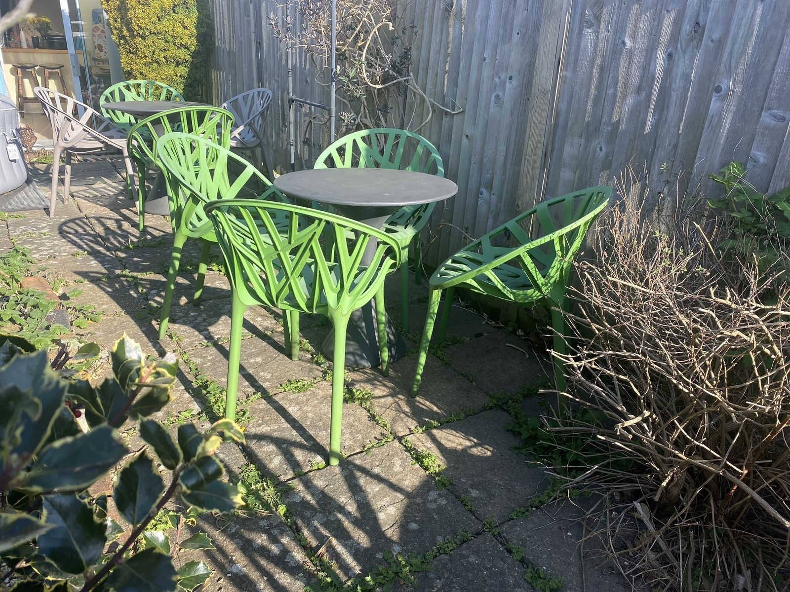 photo vintage Vitra Vegetal Design Classic Set Of  4 Outdoor Chairs With Driade Kissi Kissi Table
