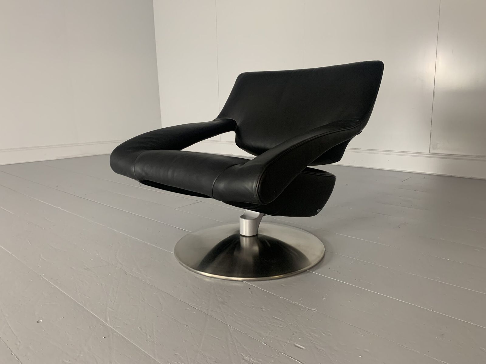 6900.0 Pair Of De Sede Ds255/01 Armchairs – In Black Leather photo