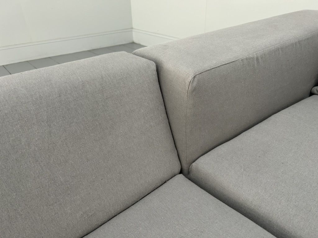 photo vinterior B&B Italia “George” L Shape Sofa – In Pale Grey Linen