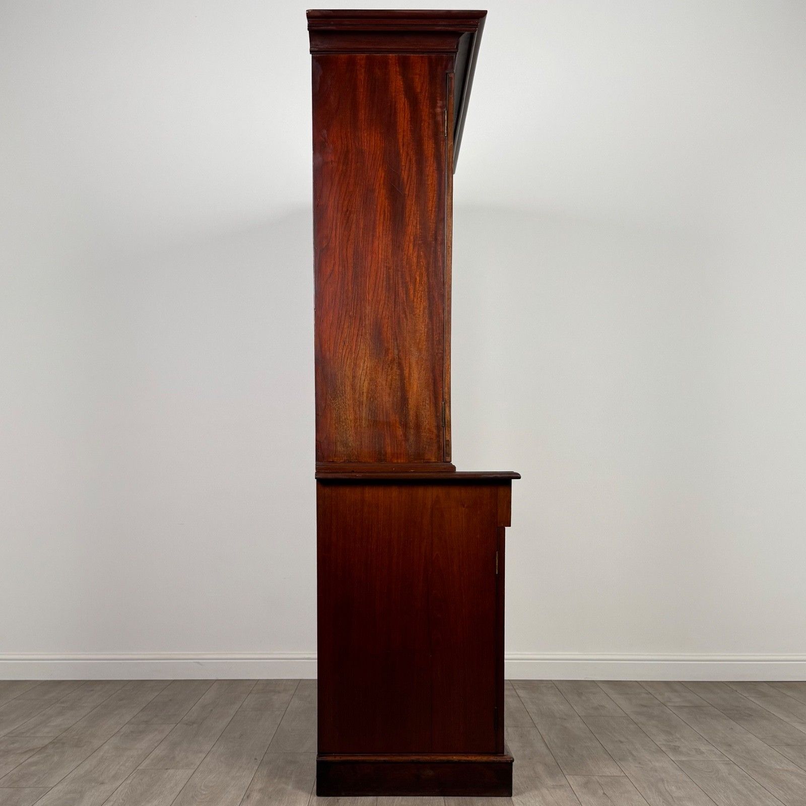 photo furniture Antique 19th Century Regency Style Bookcase In Mahogany