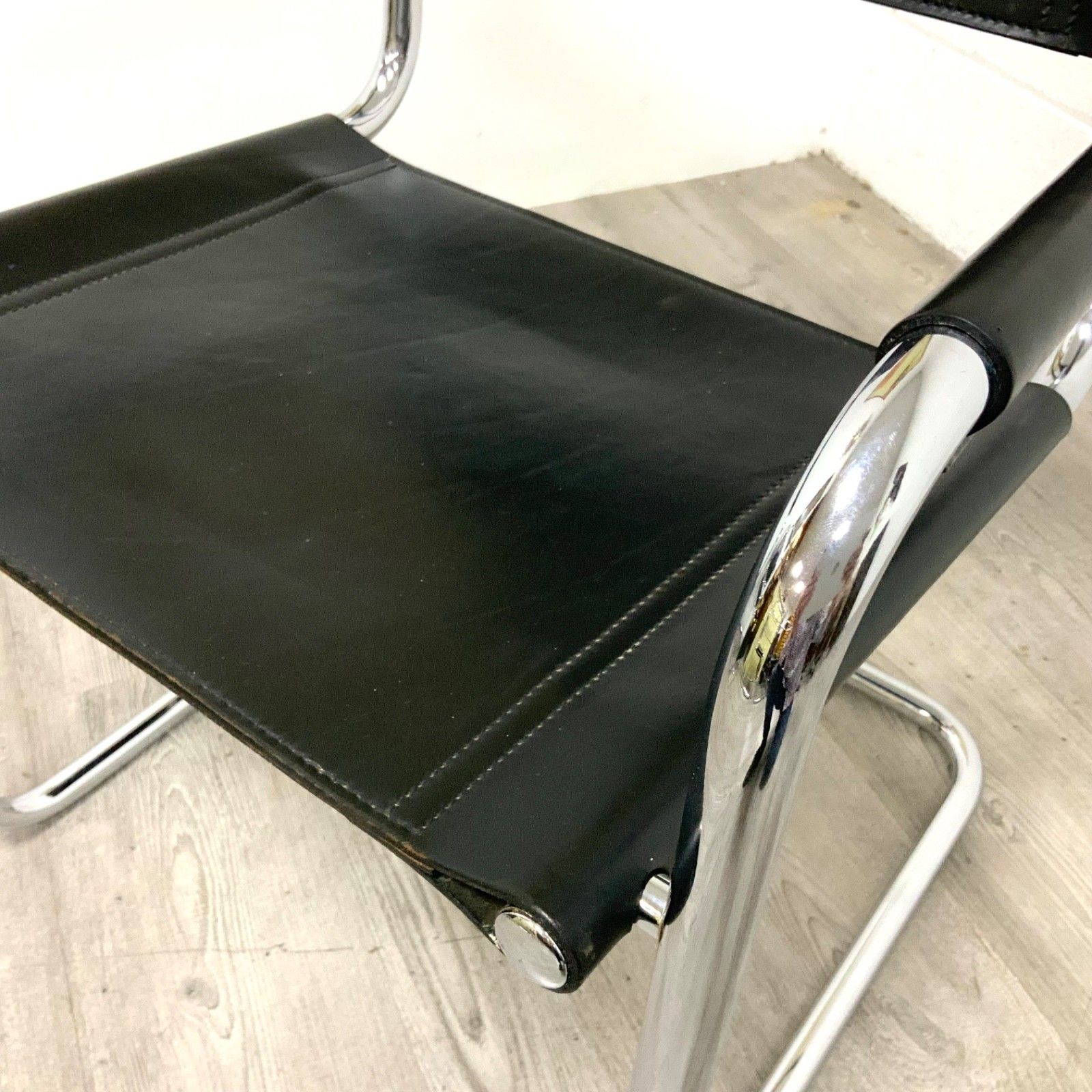 photo vinterior A Pair Of Original Fasem S34 Mart Stam Marcel Breuer Dining Office Chair  Dated 1986