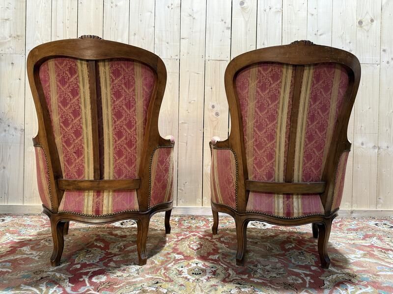 Paire De Fauteuils   Bergères De Style Louis XV En Soierie photo 630.0
